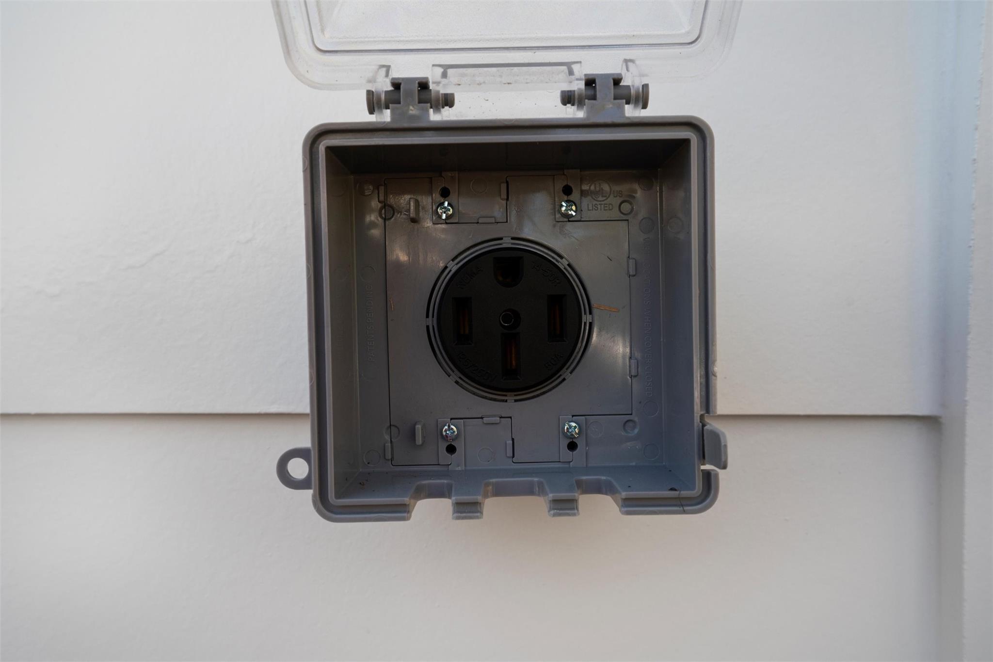 2613 Carnarvon Ln, Austin, TX 78704