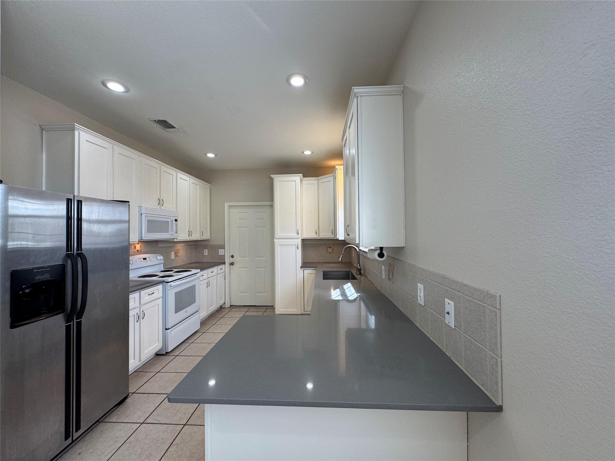 600 Grand Prairie Cir, Dripping Springs, TX 78620