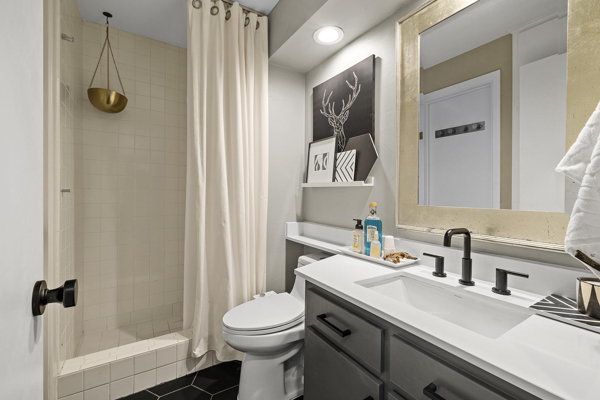 1707 Spyglass Dr # 123, Austin, TX 78746