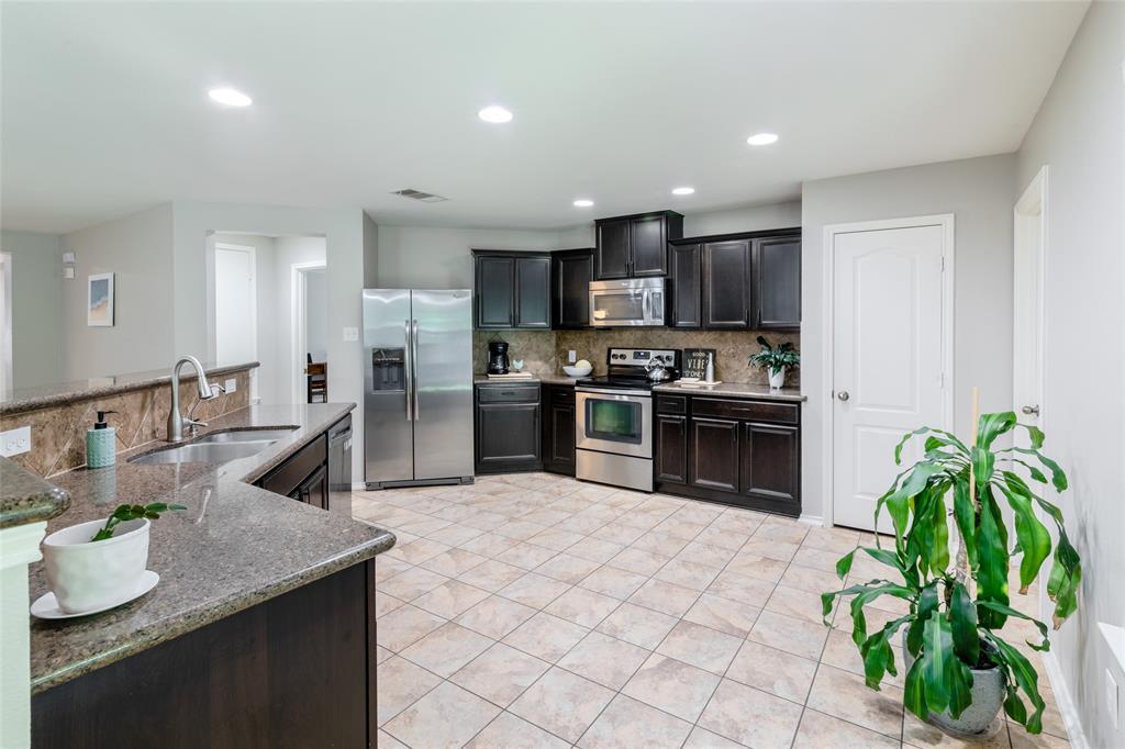 904 Strickling Dr, Pflugerville, TX 78660