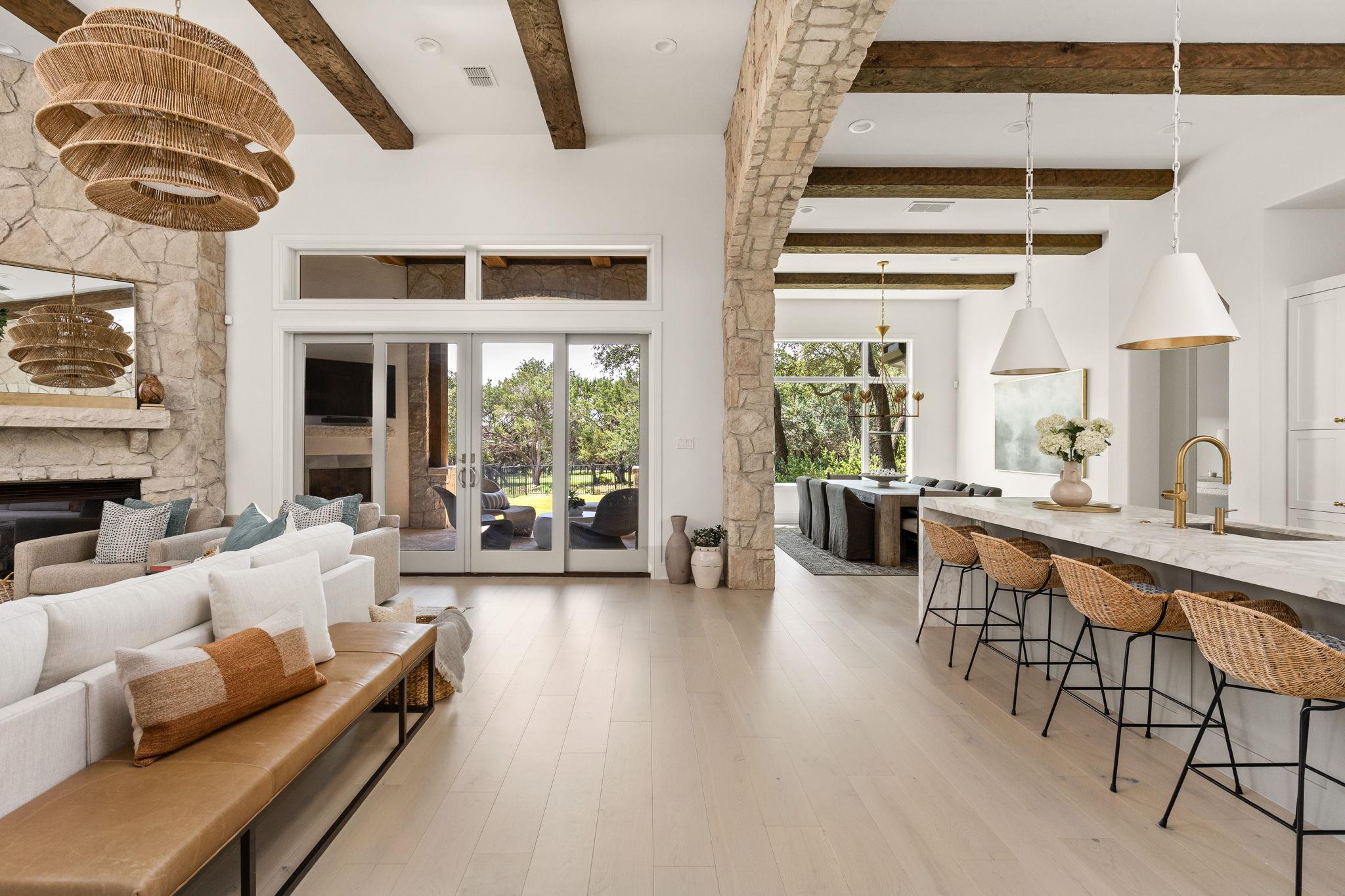 8217 Carranzo Dr, Austin, TX 78735