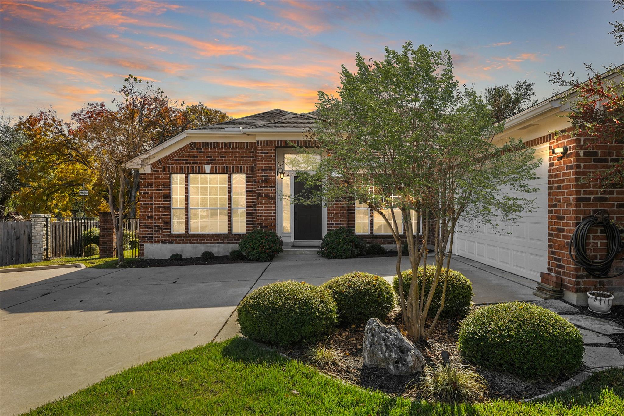 604 Cutty Trl, Lakeway, TX 78734