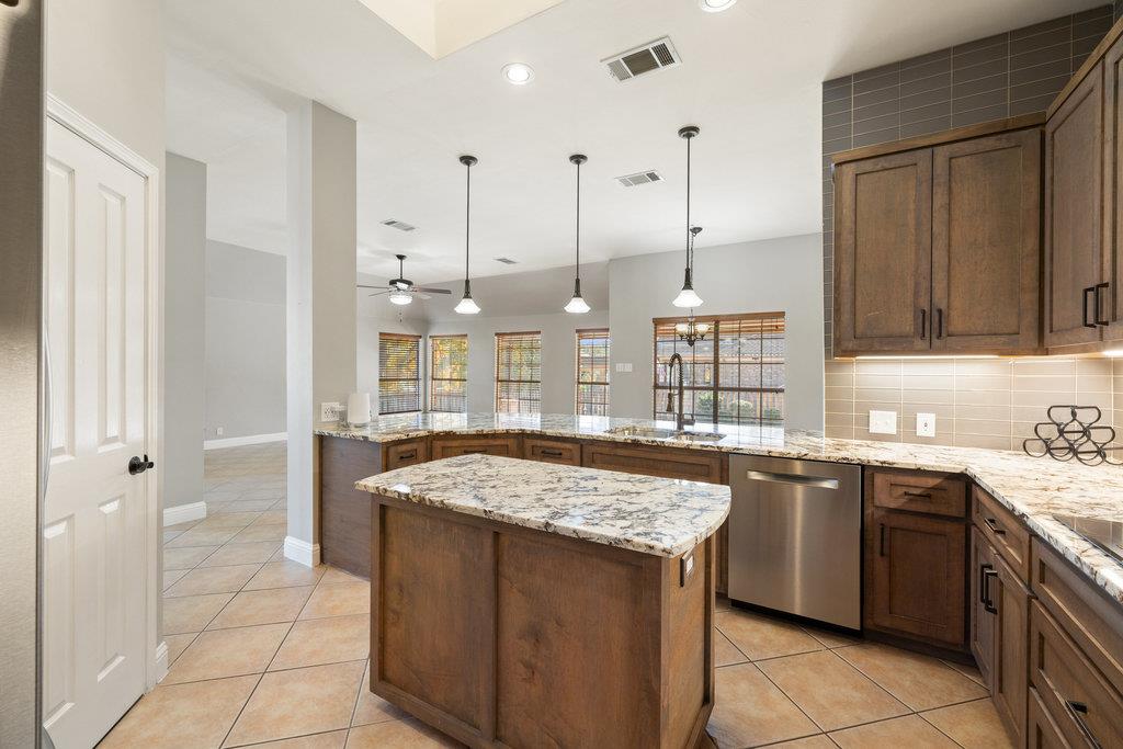 604 Cutty Trl, Lakeway, TX 78734