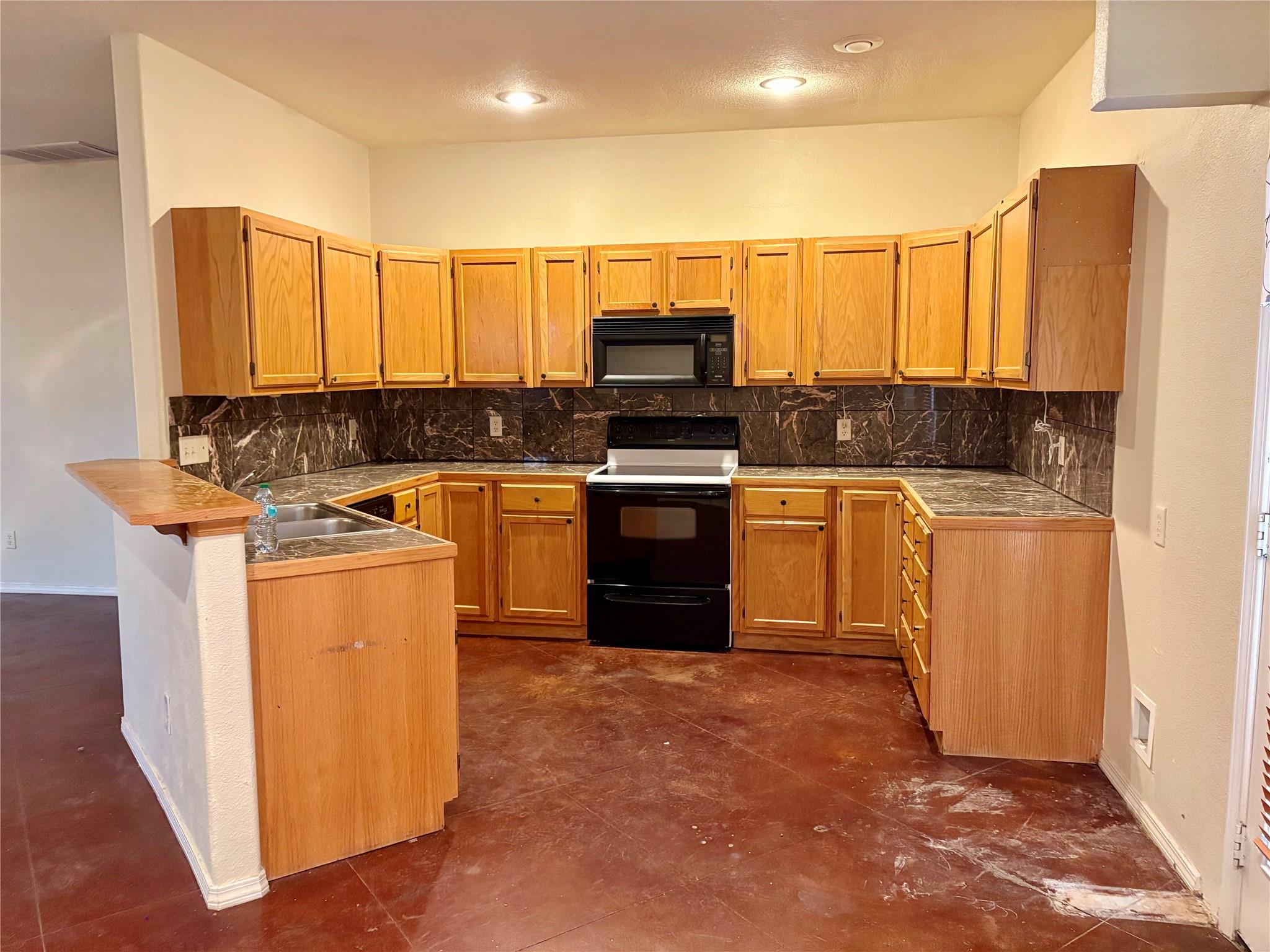 18611 Staghorn Dr, Point Venture, TX 78645