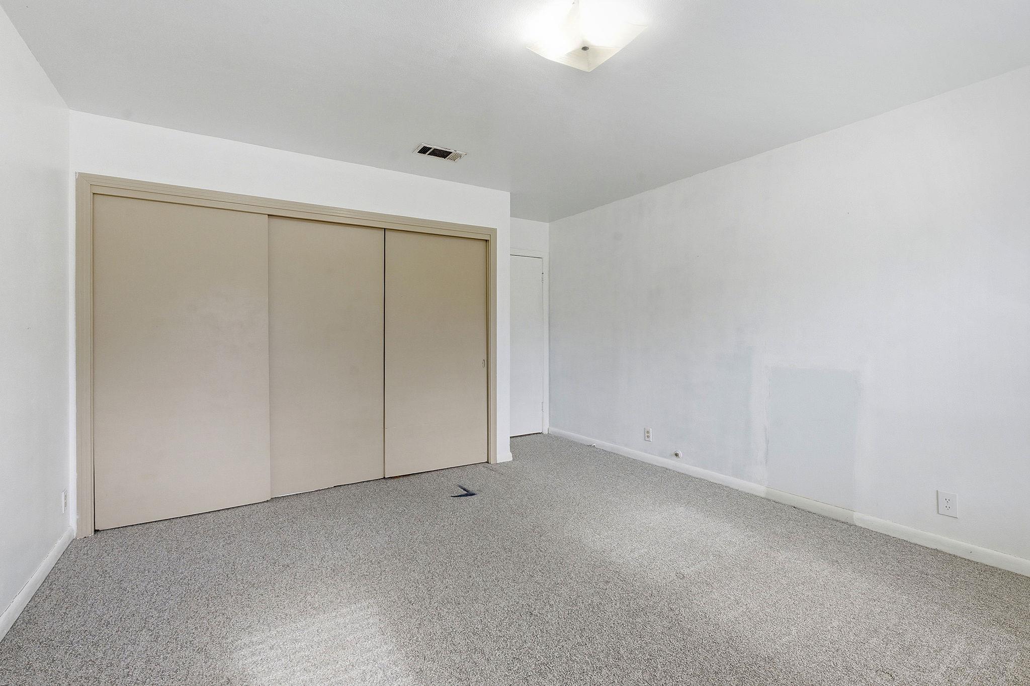 811 Nixon St, Lockhart, TX 78644