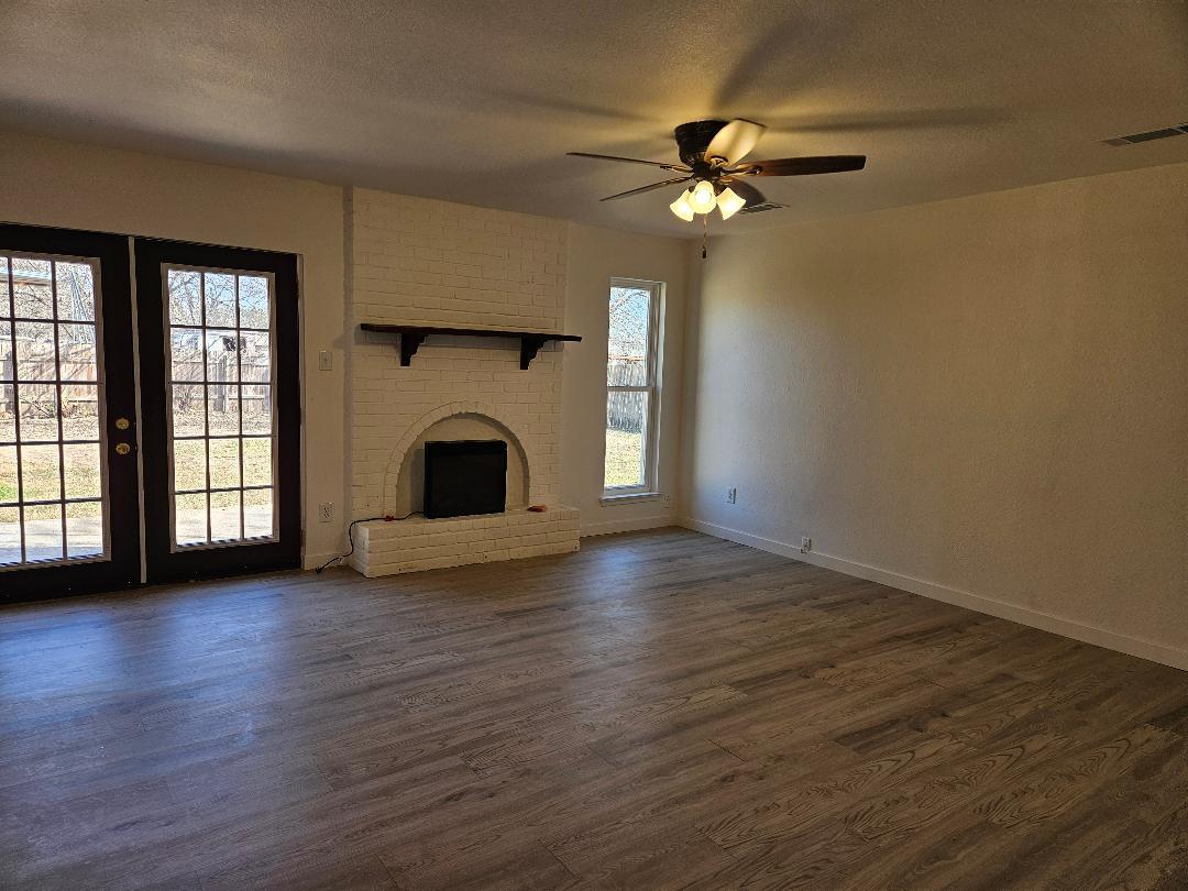 1511 W Mesa Park Dr, Round Rock, TX 78664