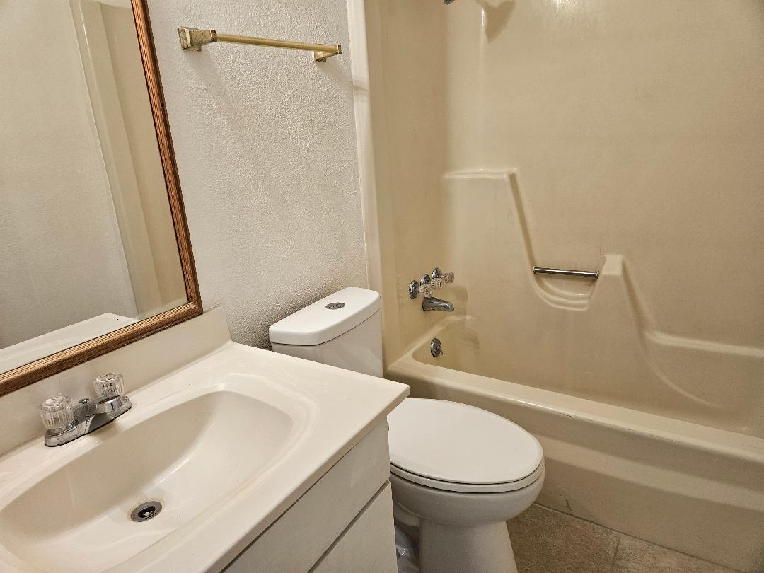 1511 W Mesa Park Dr, Round Rock, TX 78664