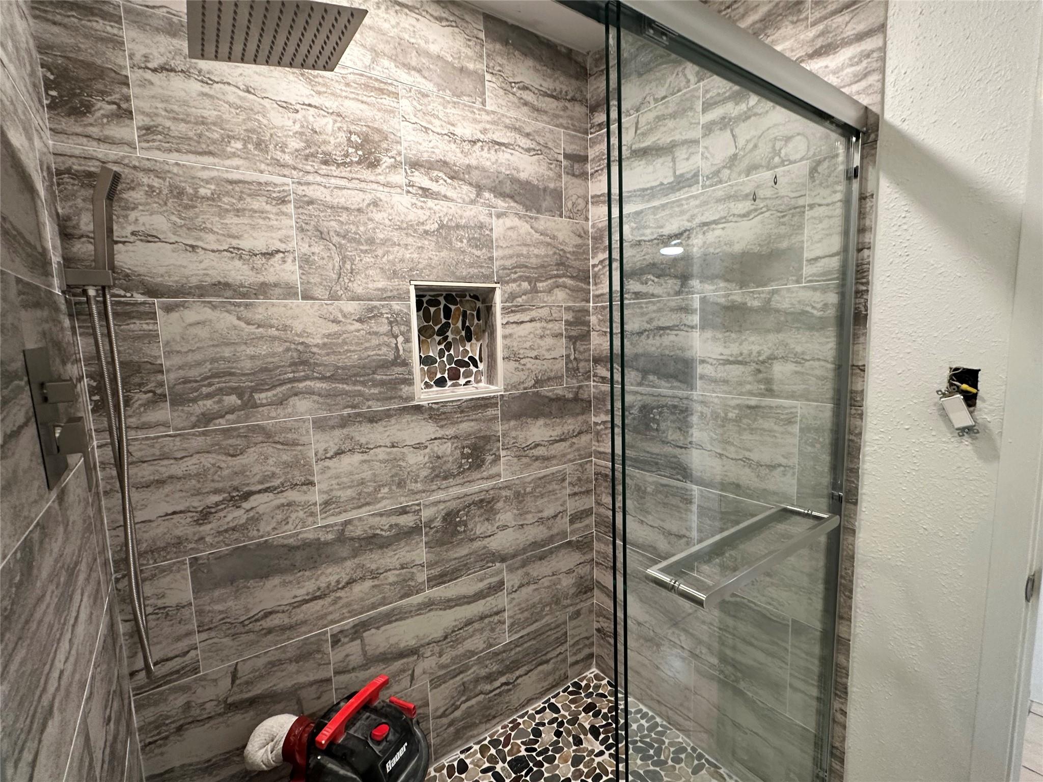 136 Discovery Ln, San Marcos, TX 78666