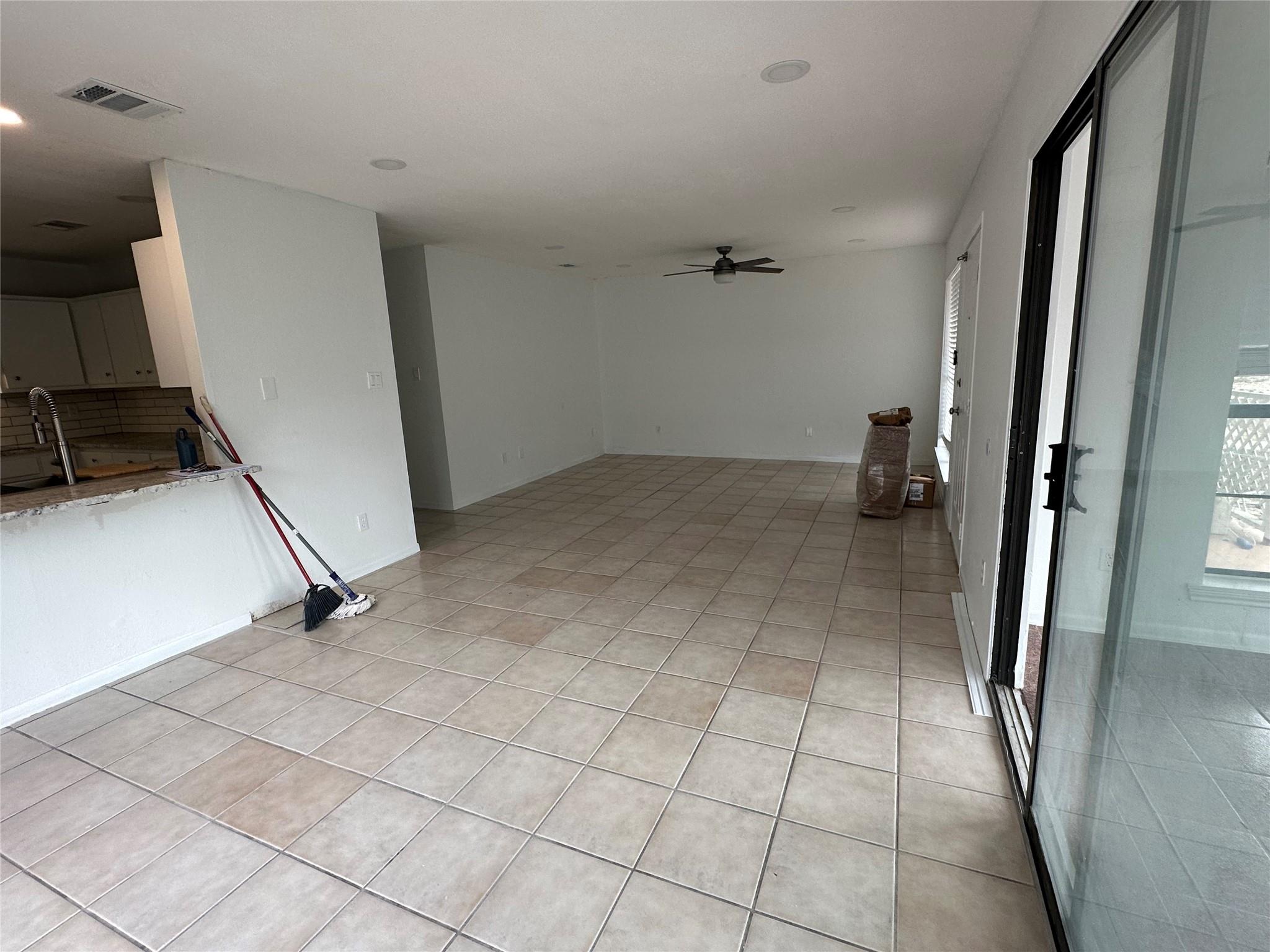 136 Discovery Ln, San Marcos, TX 78666