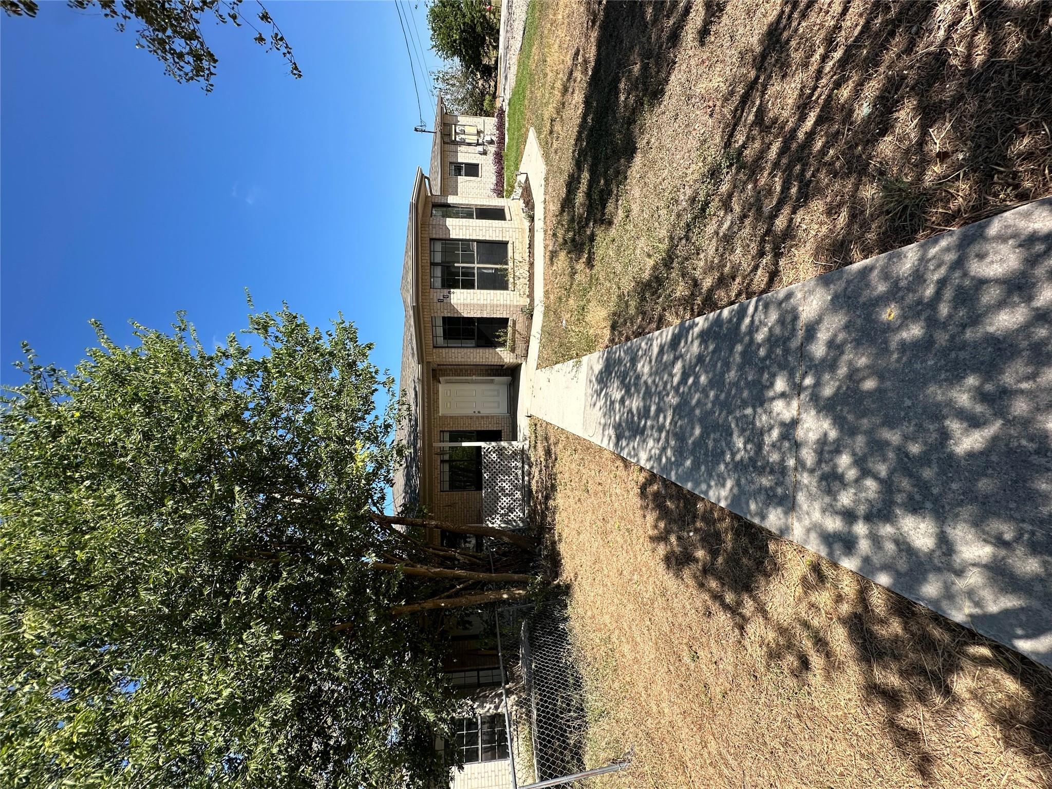 136 Discovery Ln, San Marcos, TX 78666