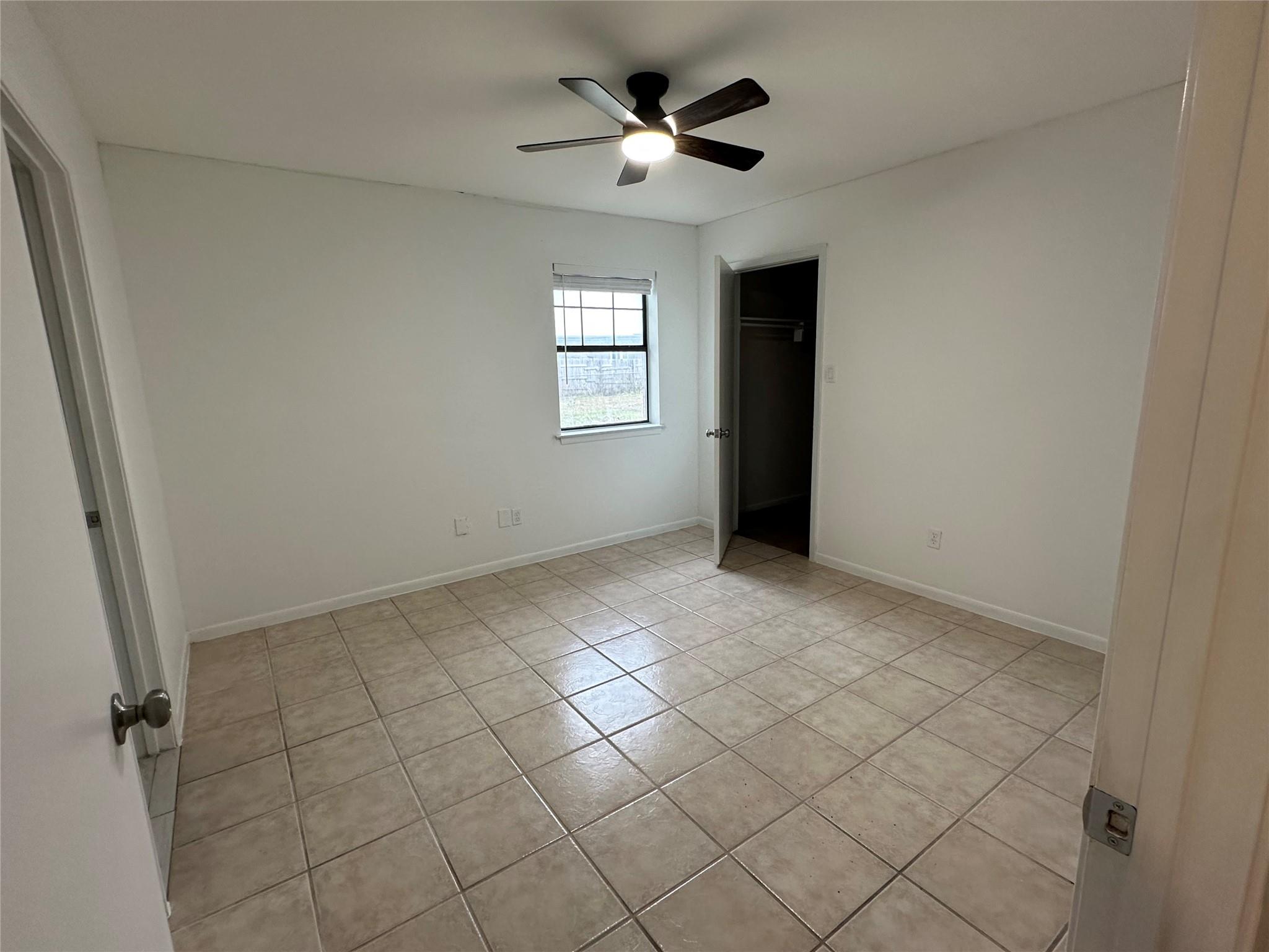 136 Discovery Ln, San Marcos, TX 78666