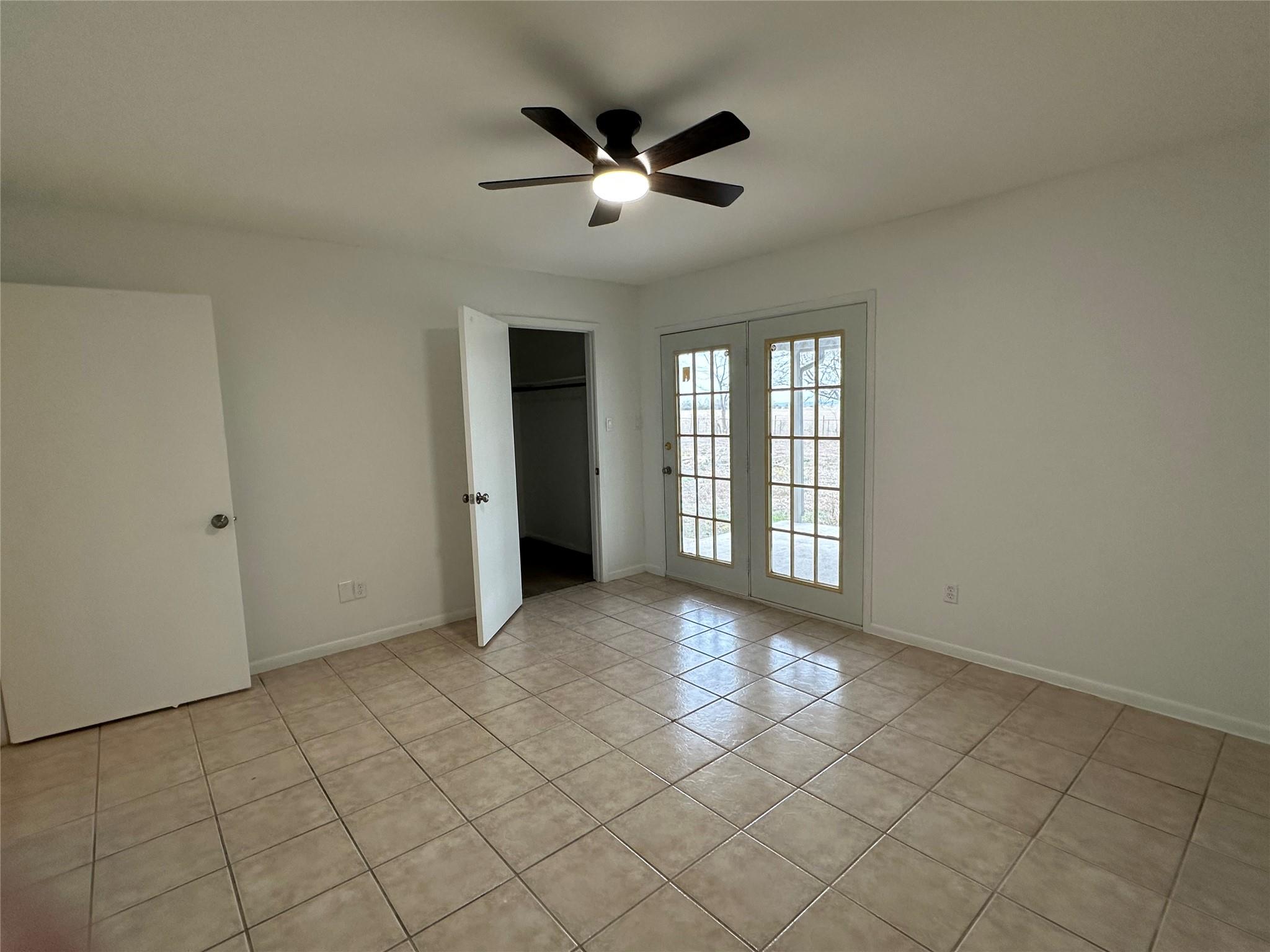 136 Discovery Ln, San Marcos, TX 78666