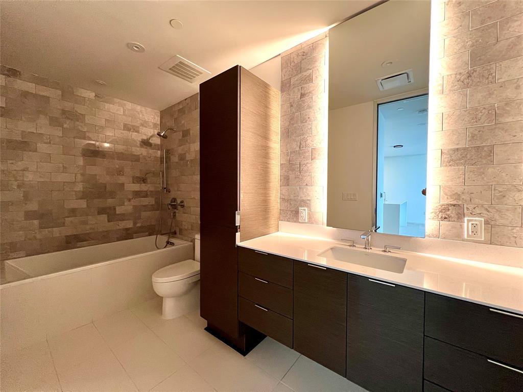 301 West Ave # 1502, Austin, TX 78701