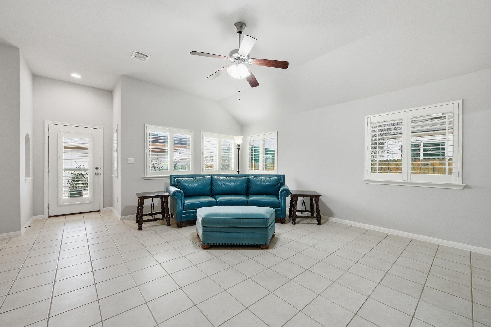 392 Tilly Ln, Buda, TX 78610