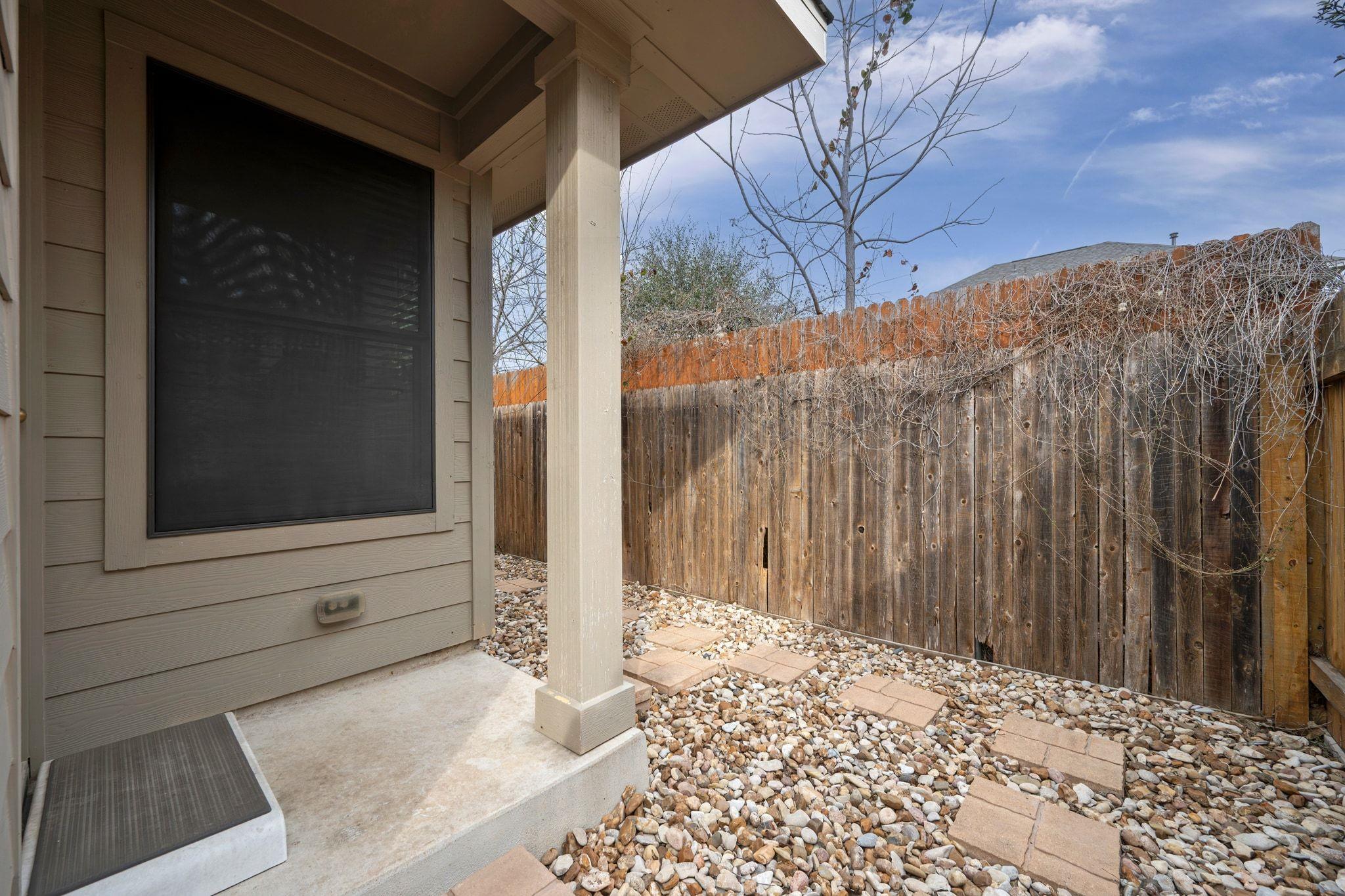 392 Tilly Ln, Buda, TX 78610