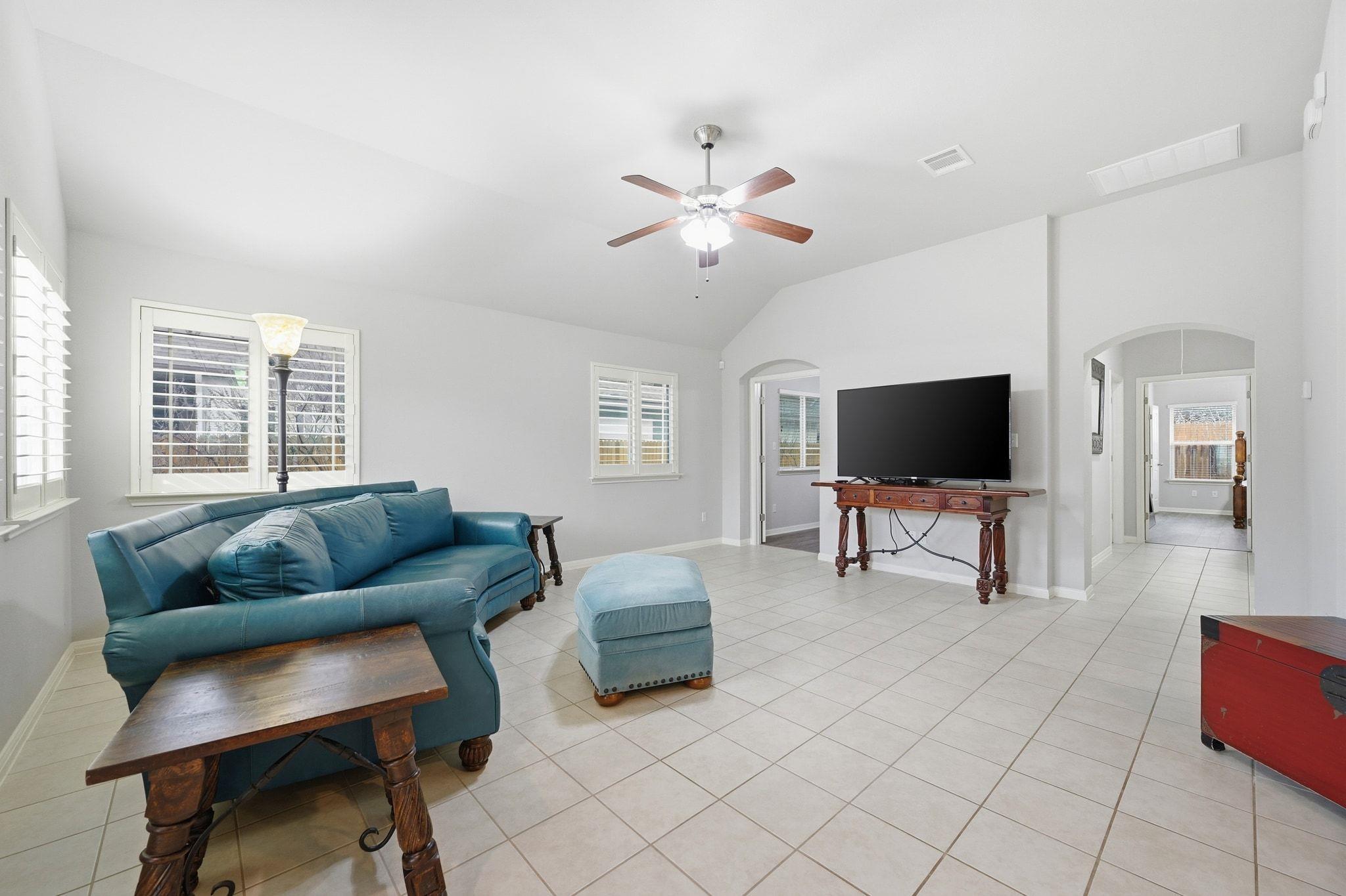 392 Tilly Ln, Buda, TX 78610