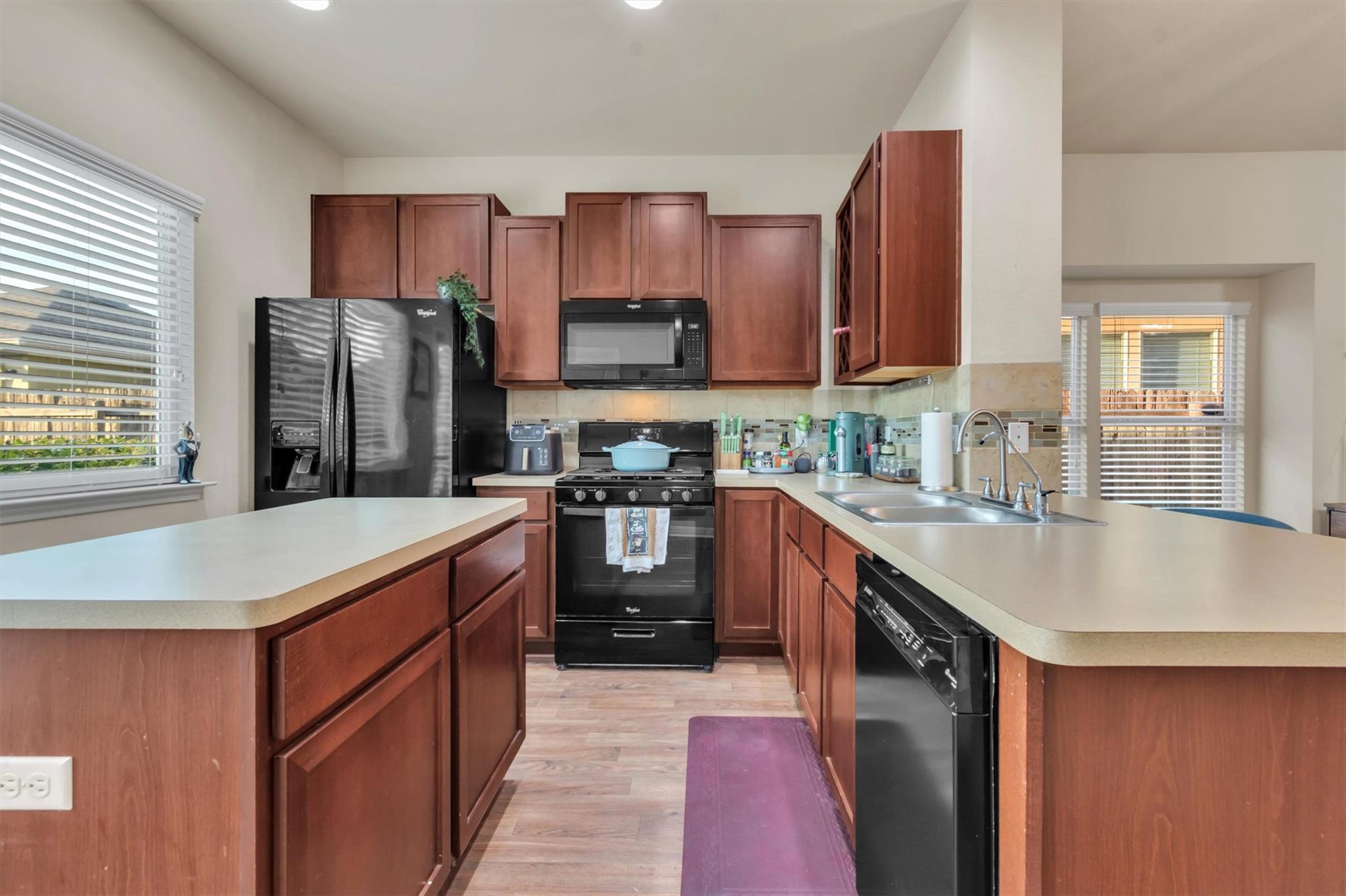 106 Preston Trl, San Marcos, TX 78666