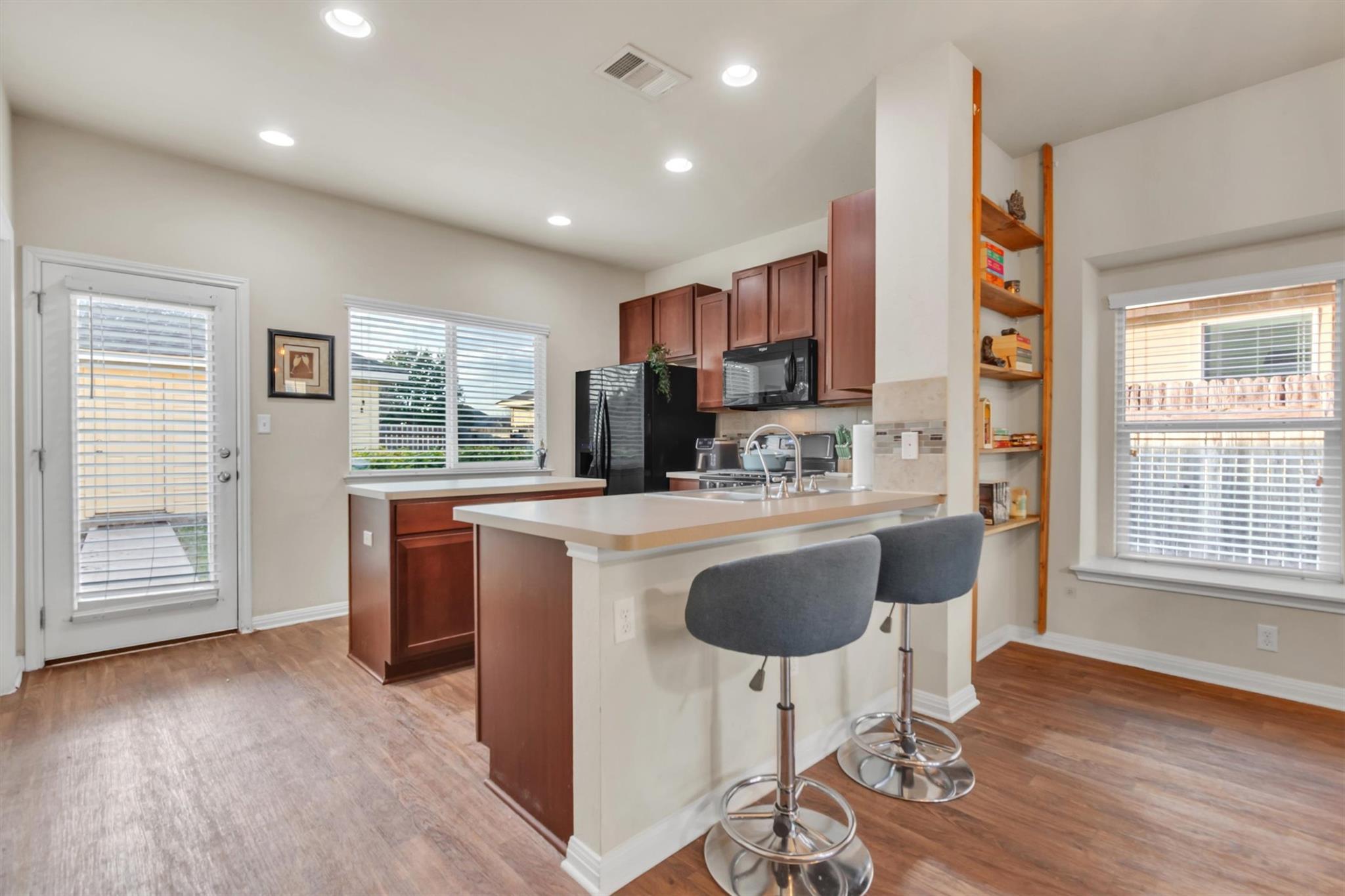 106 Preston Trl, San Marcos, TX 78666