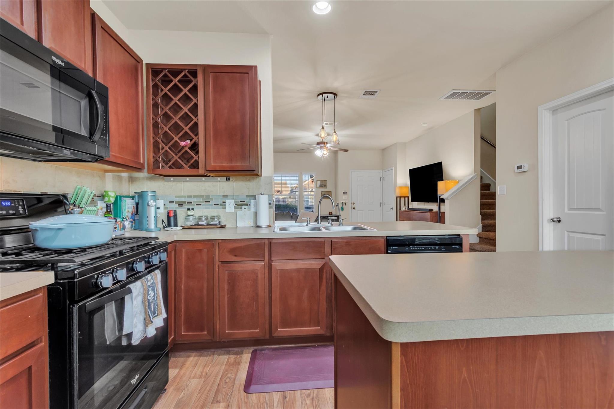 106 Preston Trl, San Marcos, TX 78666