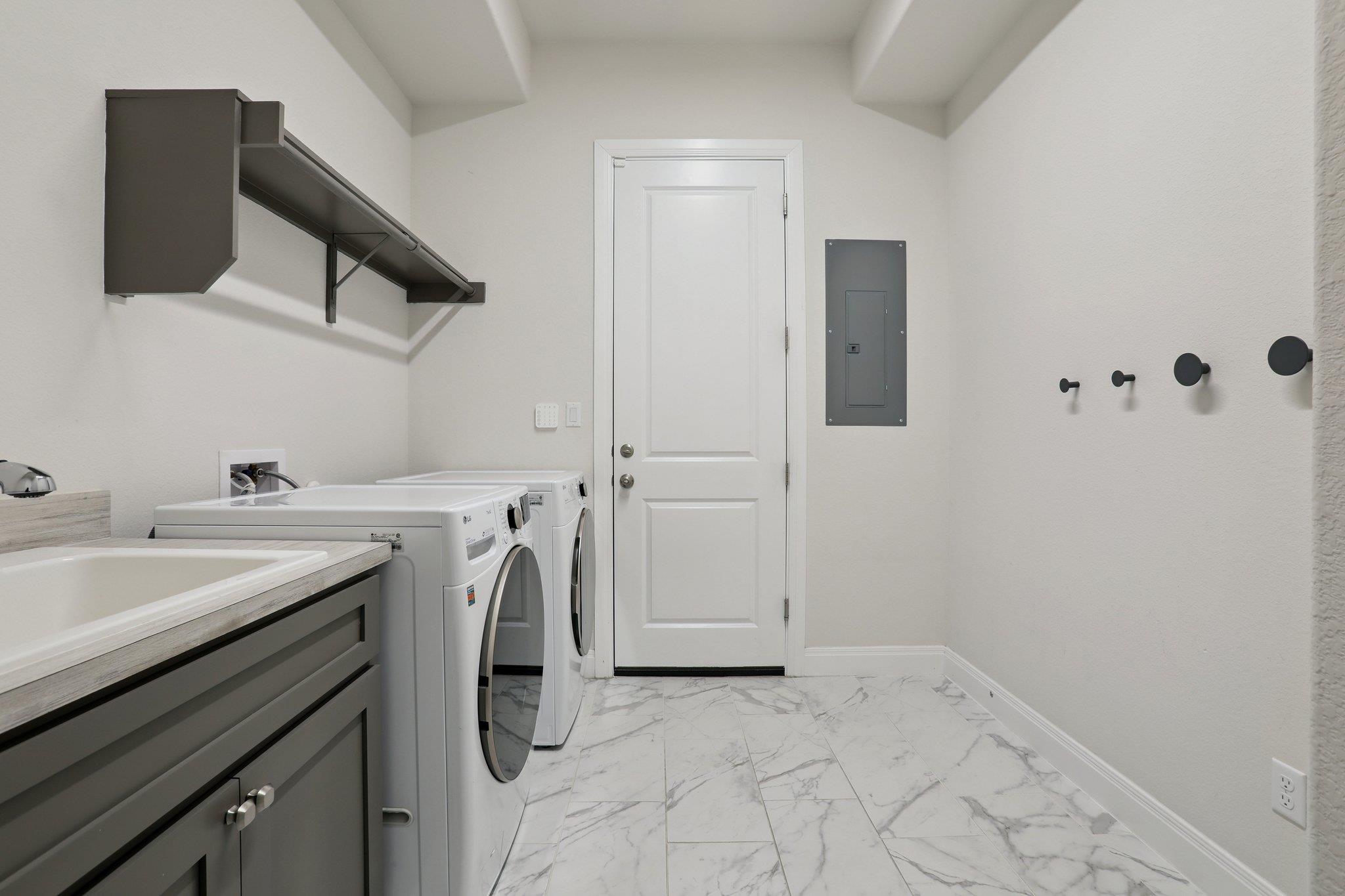 19304 Summit Glory Trl, Spicewood, TX 78669