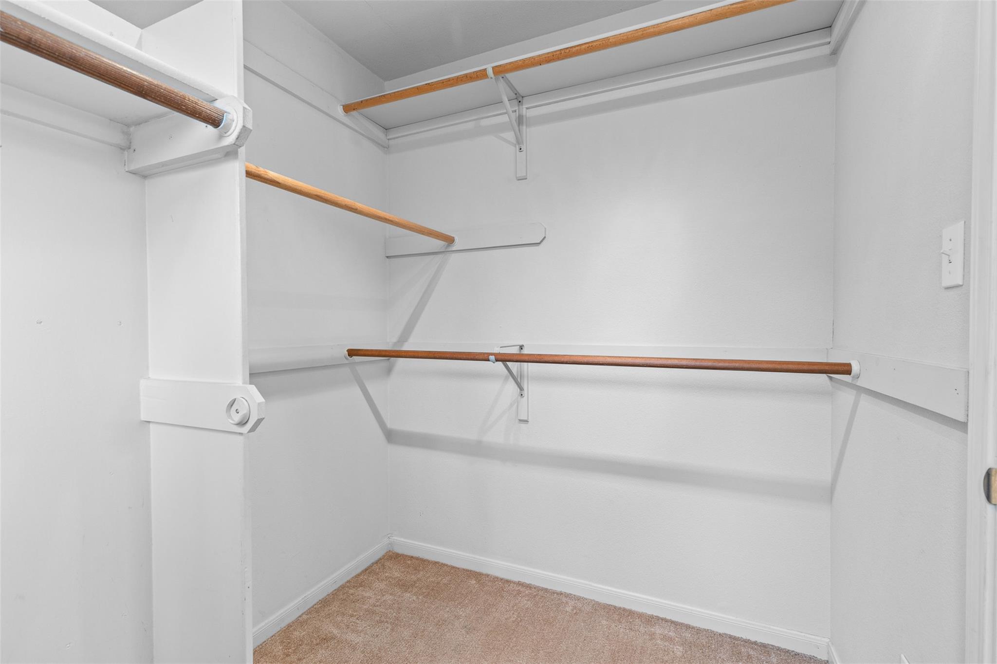 706 Grapevine Dr, Cedar Park, TX 78613