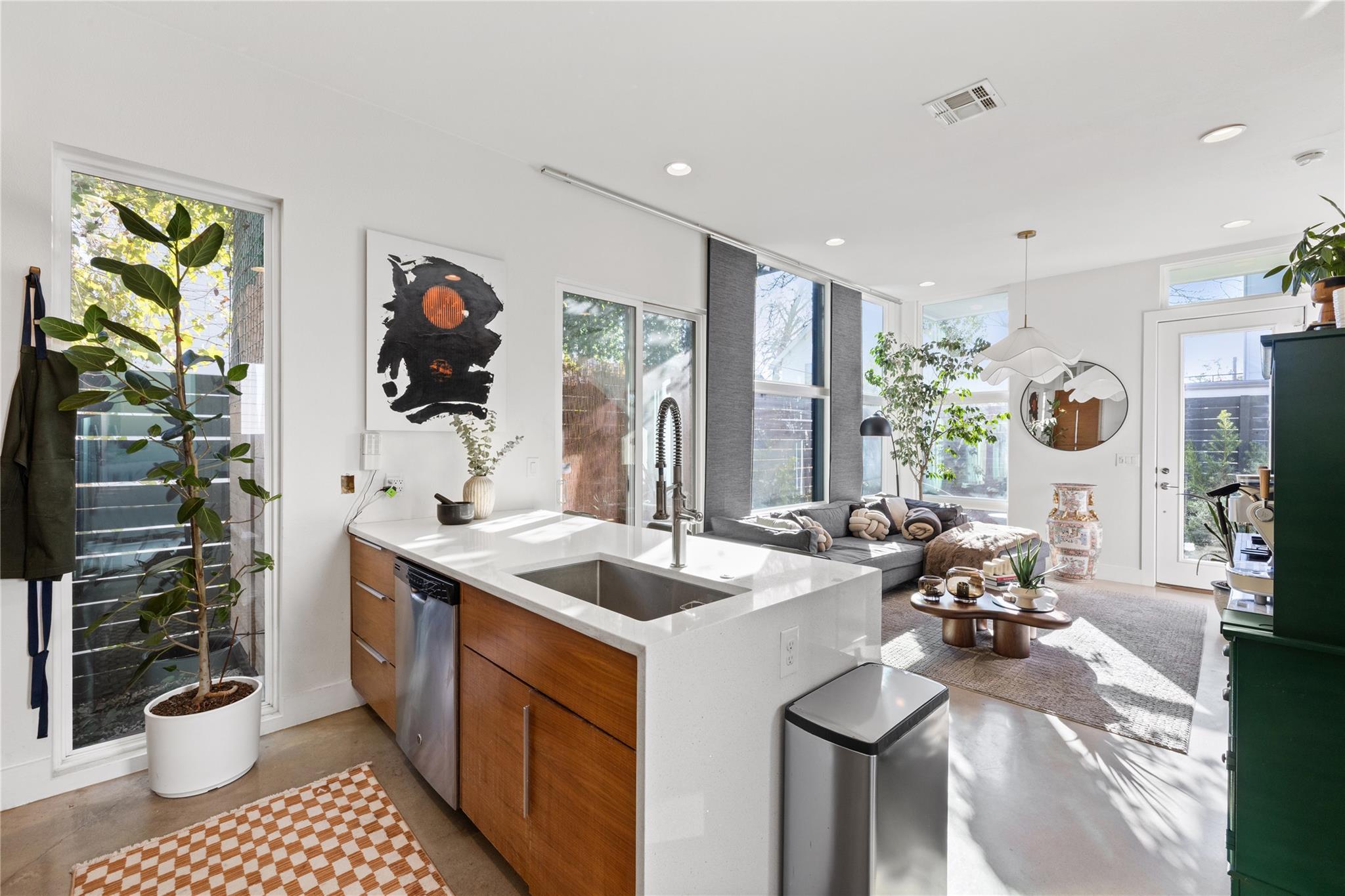 1904 E 17th St # B, Austin, TX 78702