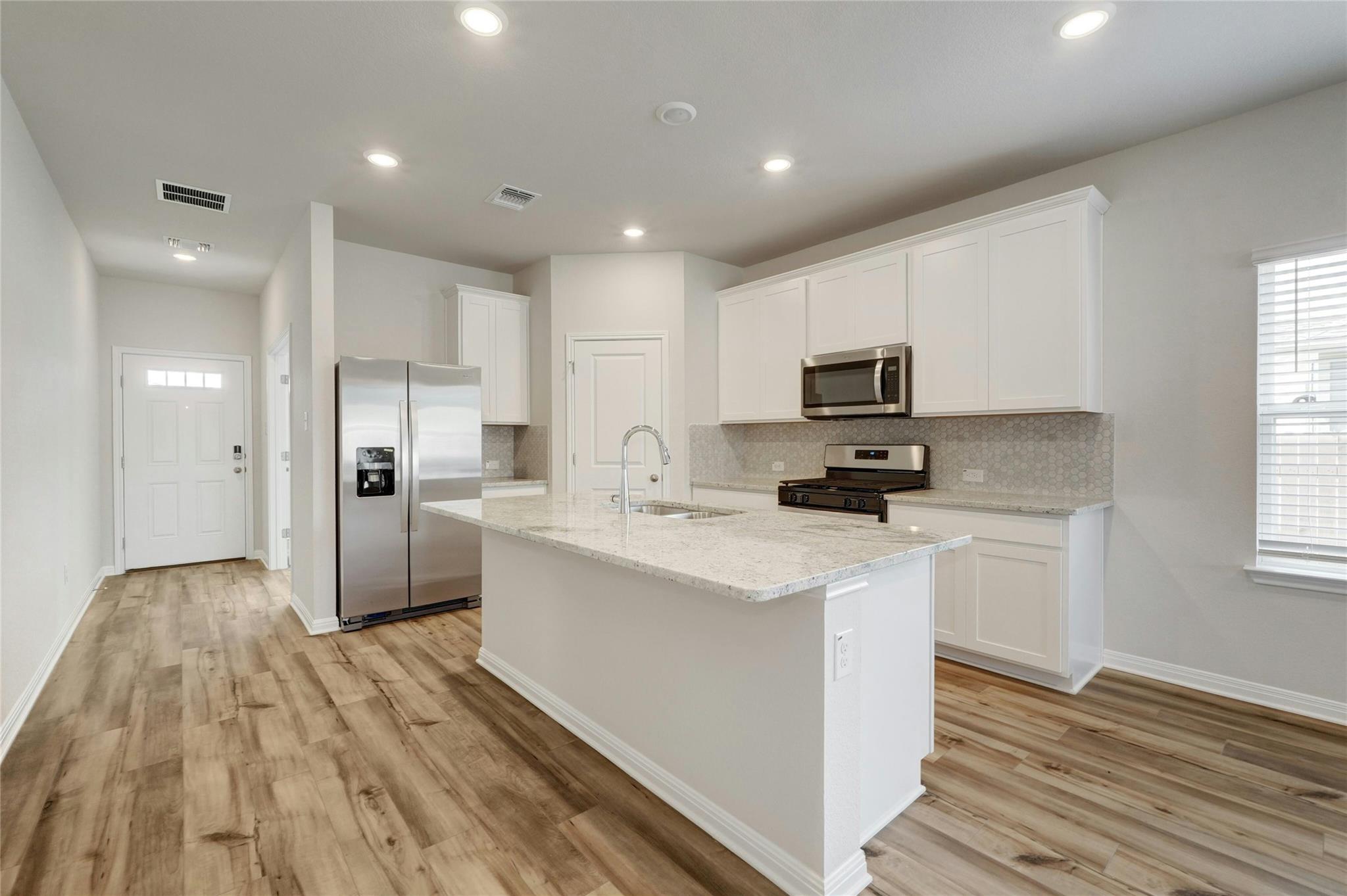 143 Short Toed Swoop, Cedar Creek, TX 78612