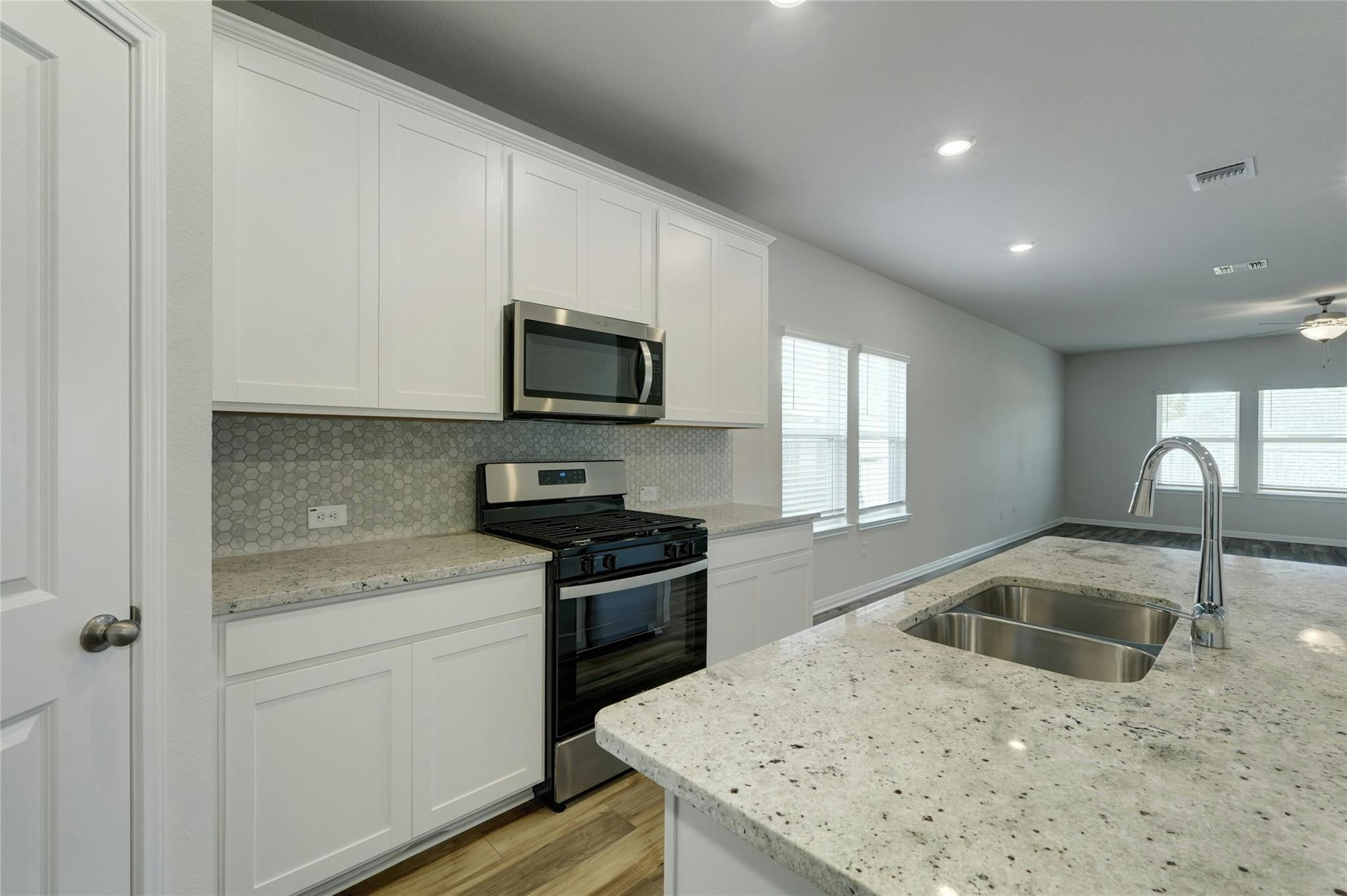 143 Short Toed Swoop, Cedar Creek, TX 78612