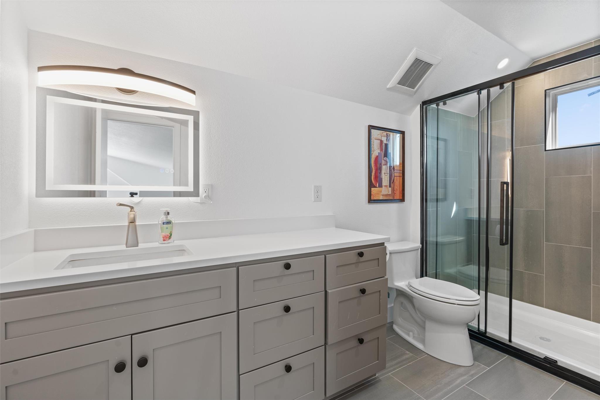 1208 W Oltorf St # B, Austin, TX 78704