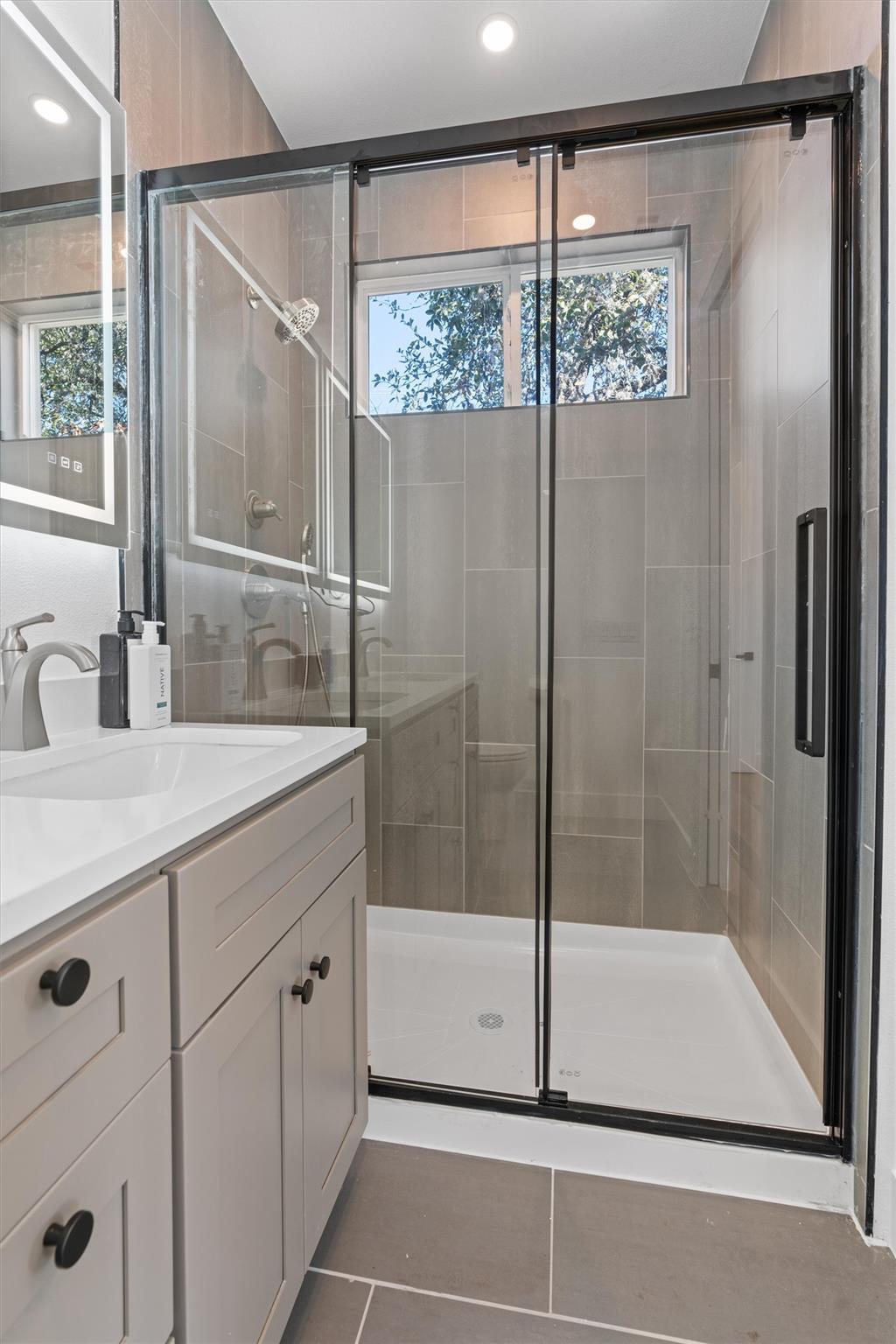 1208 W Oltorf St # B, Austin, TX 78704