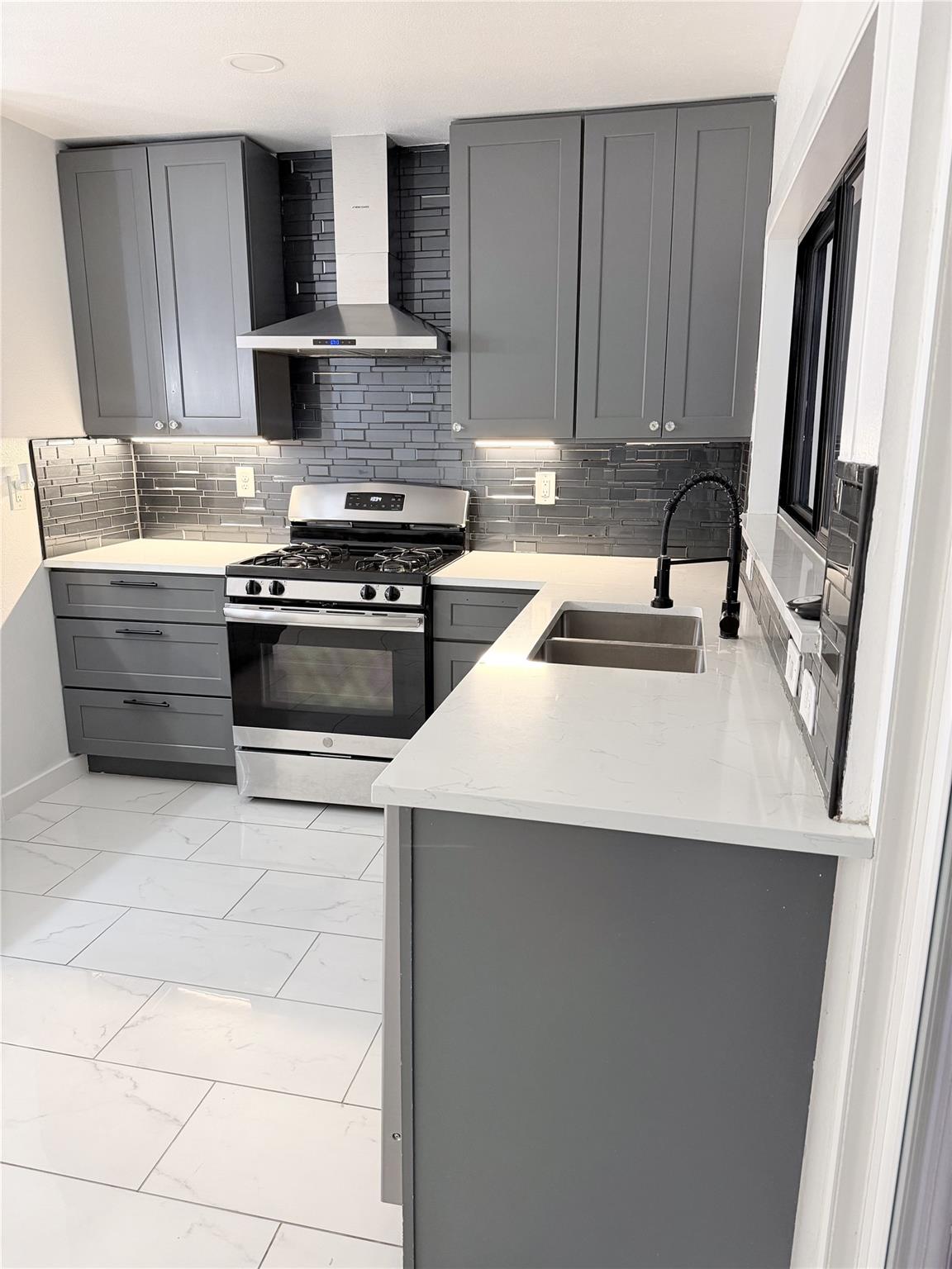 2014 Pecan St, Bastrop, TX 78602