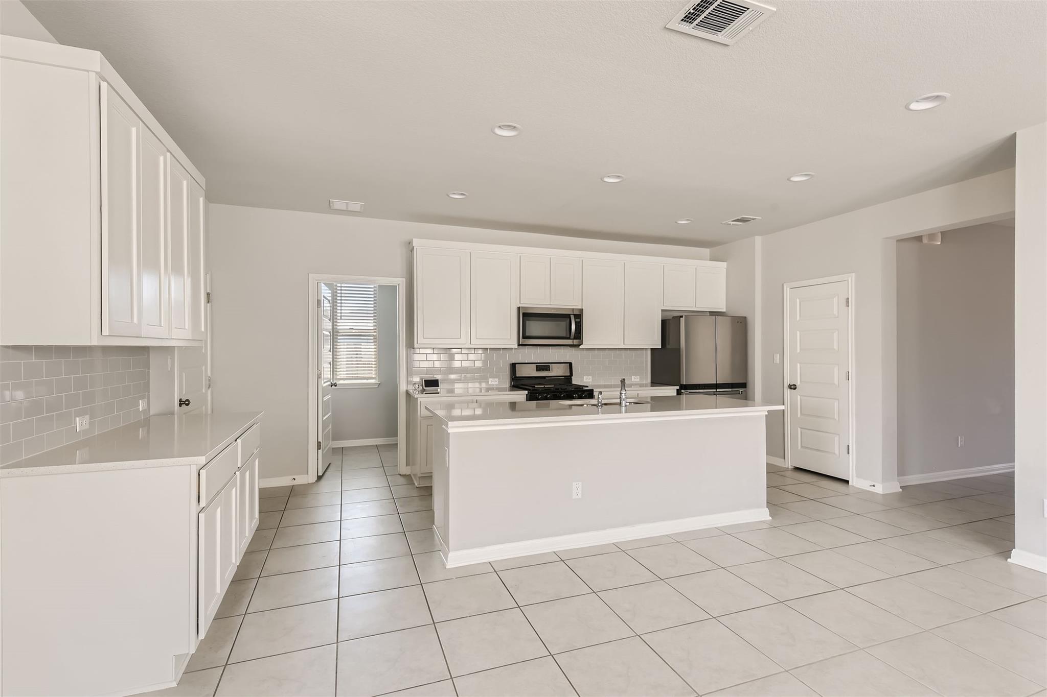 2521 Pecan Island Dr, Leander, TX 78641