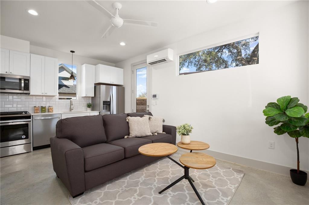 2413 E 9th St # 2, Austin, TX 78702