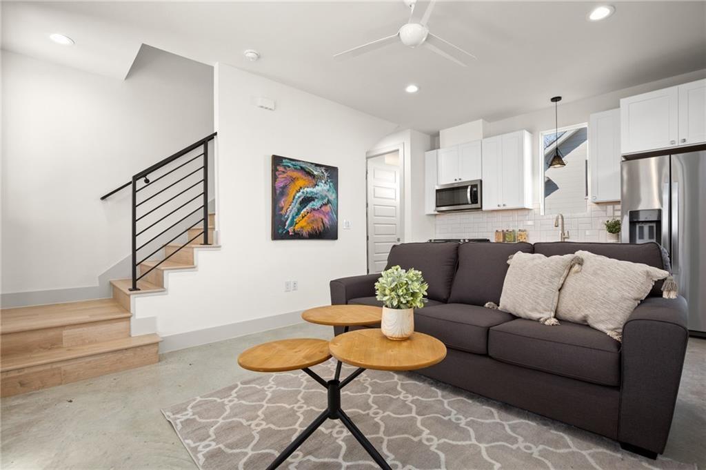 2413 E 9th St # 2, Austin, TX 78702