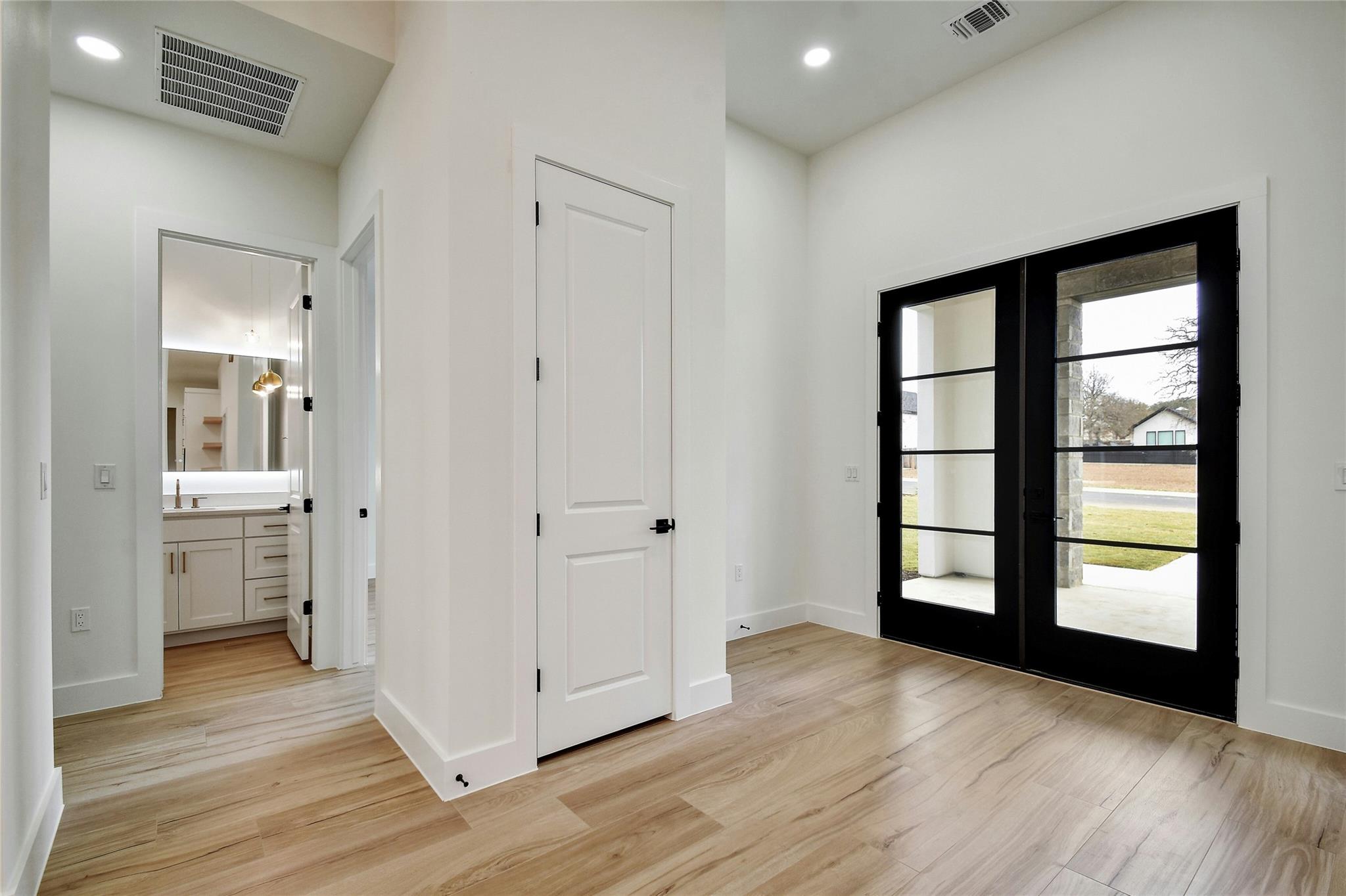 2141 Stone Meadow, Fredericksburg, TX 78624