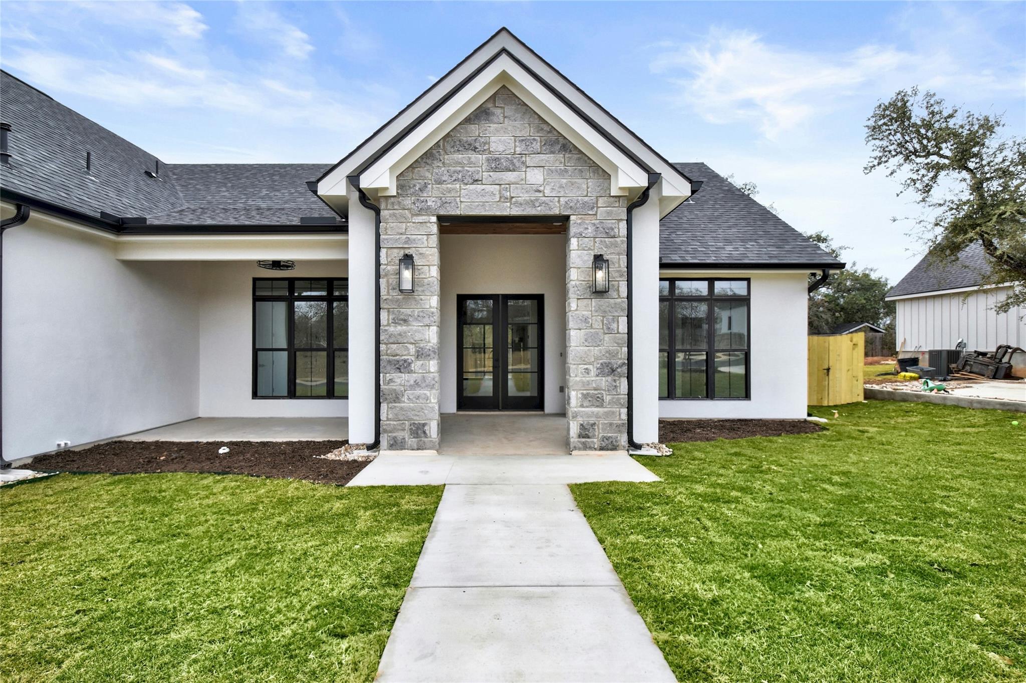 2141 Stone Meadow, Fredericksburg, TX 78624