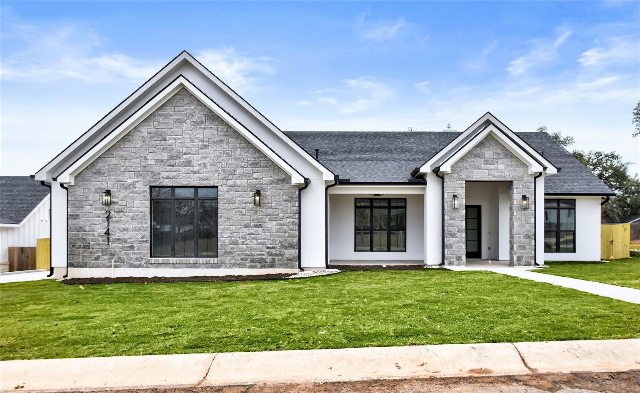 2141 Stone Meadow, Fredericksburg, TX 78624