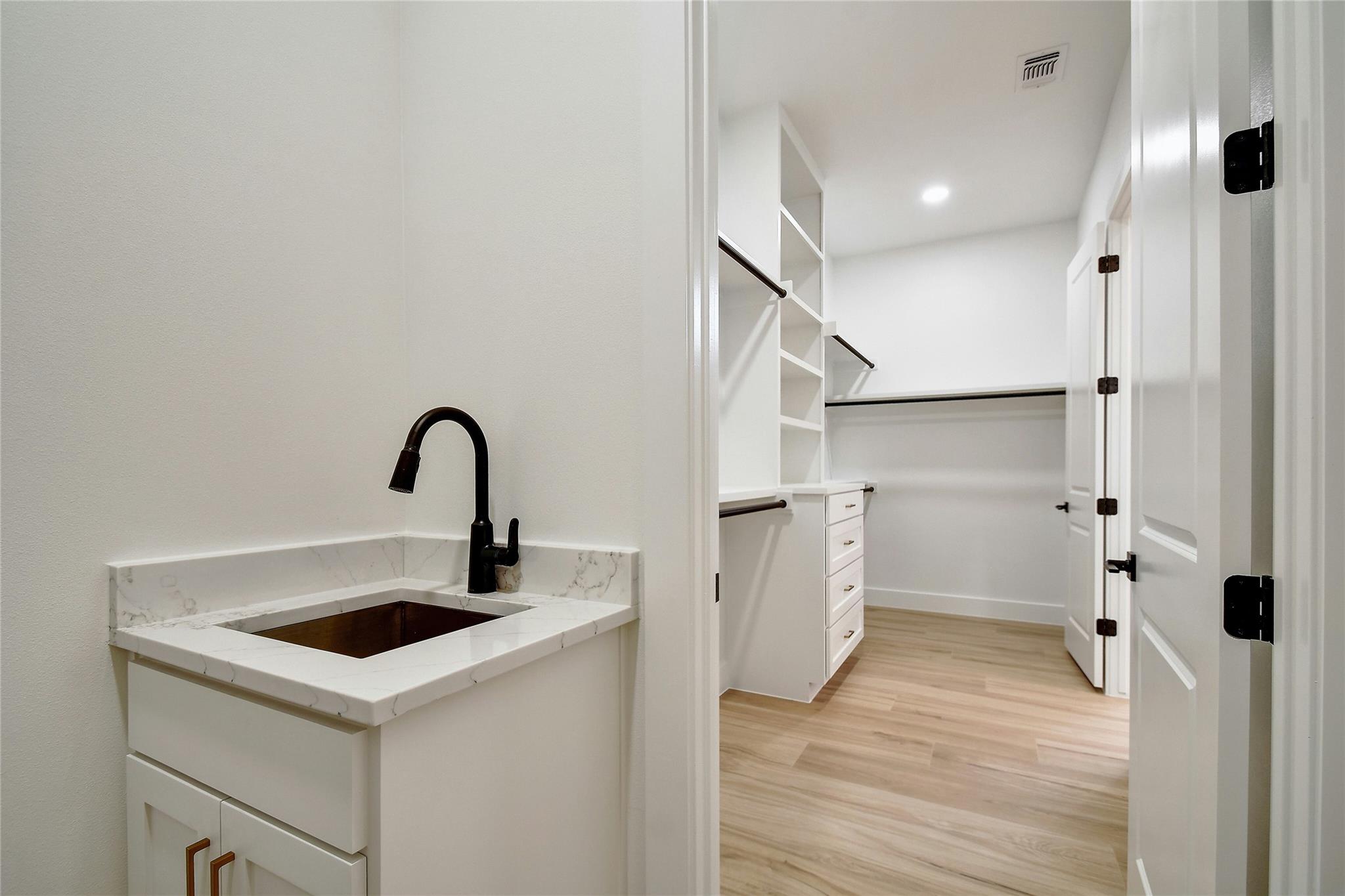 2141 Stone Meadow, Fredericksburg, TX 78624