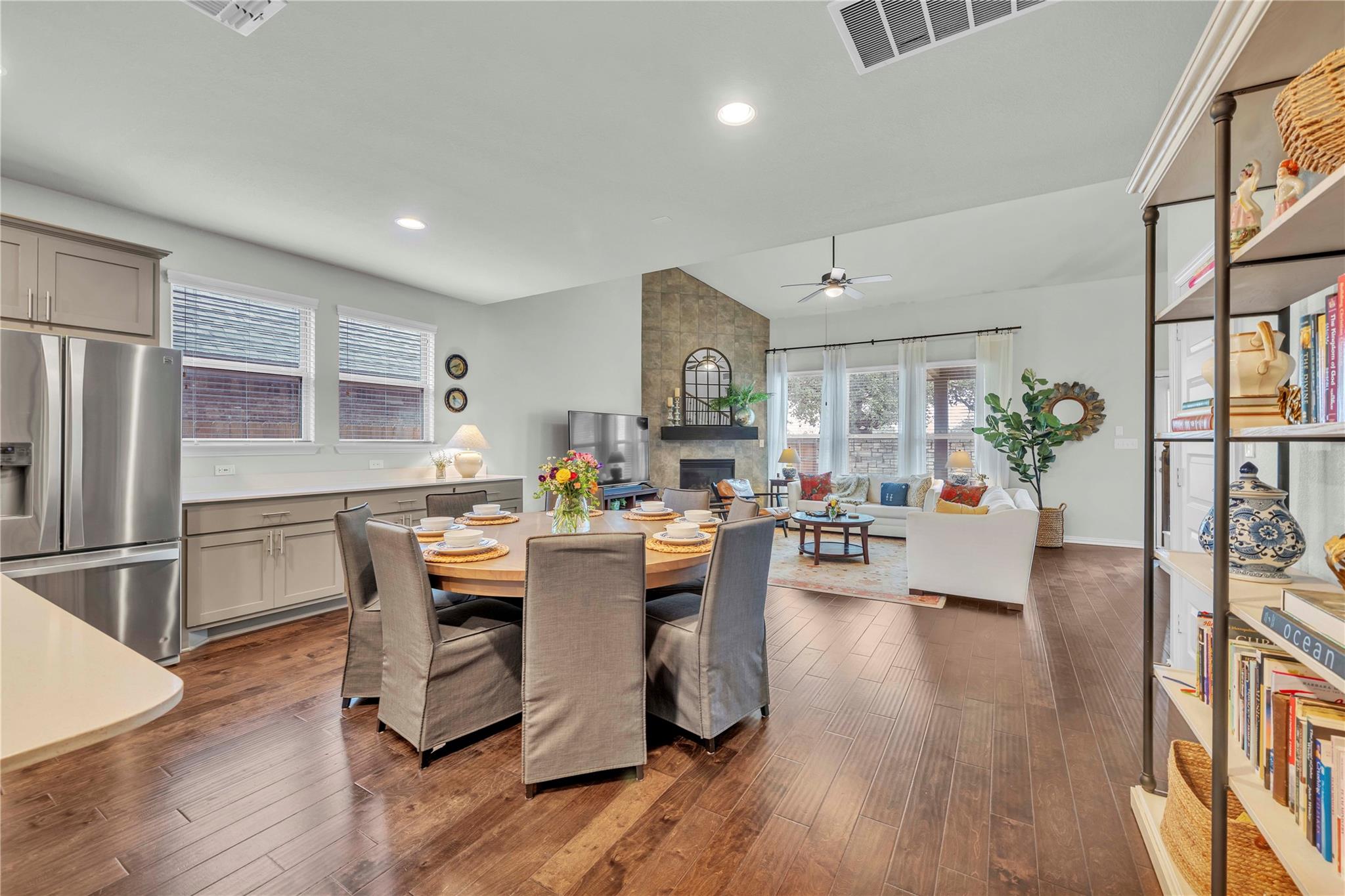 207 Patriot Dr, Buda, TX 78610