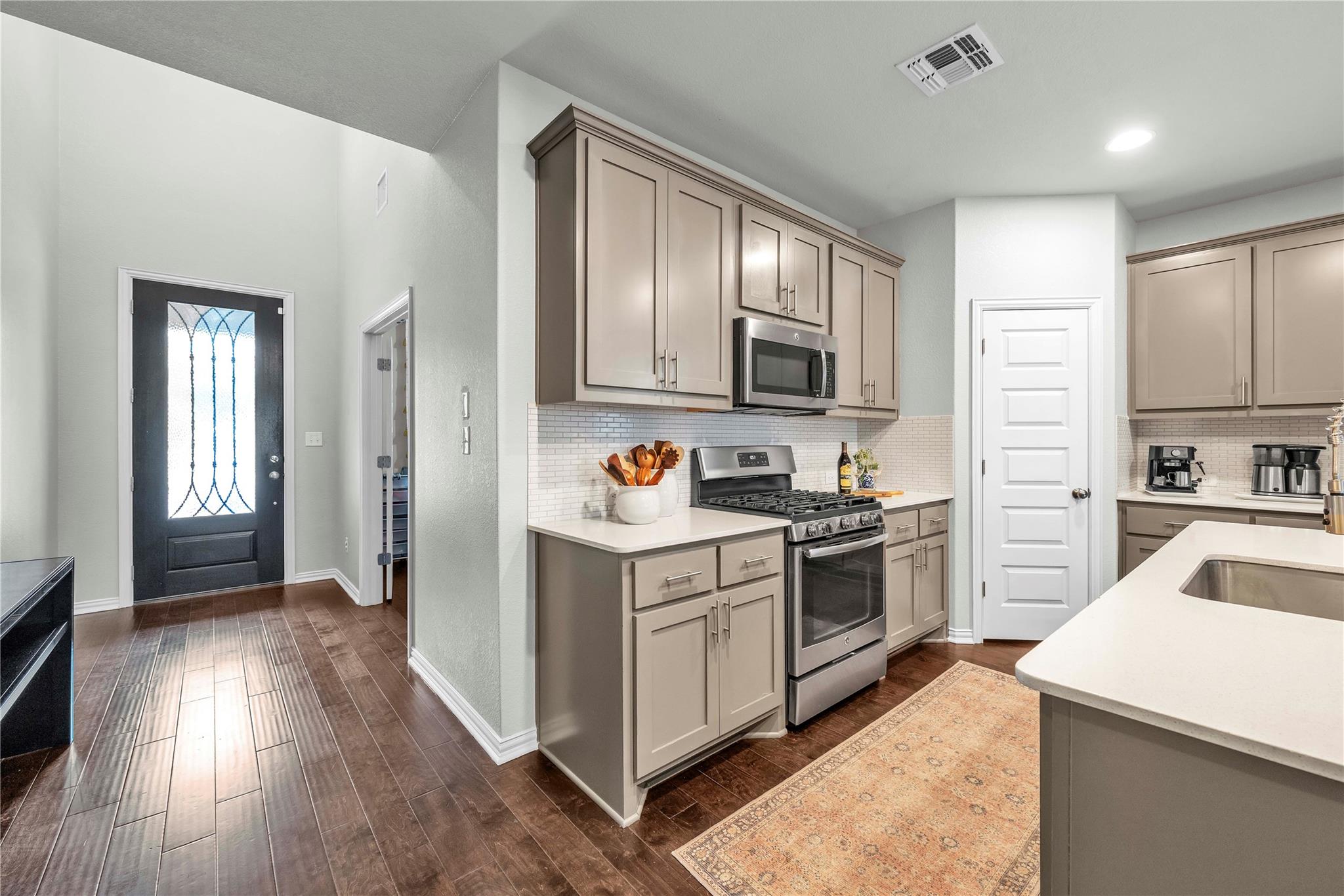 207 Patriot Dr, Buda, TX 78610