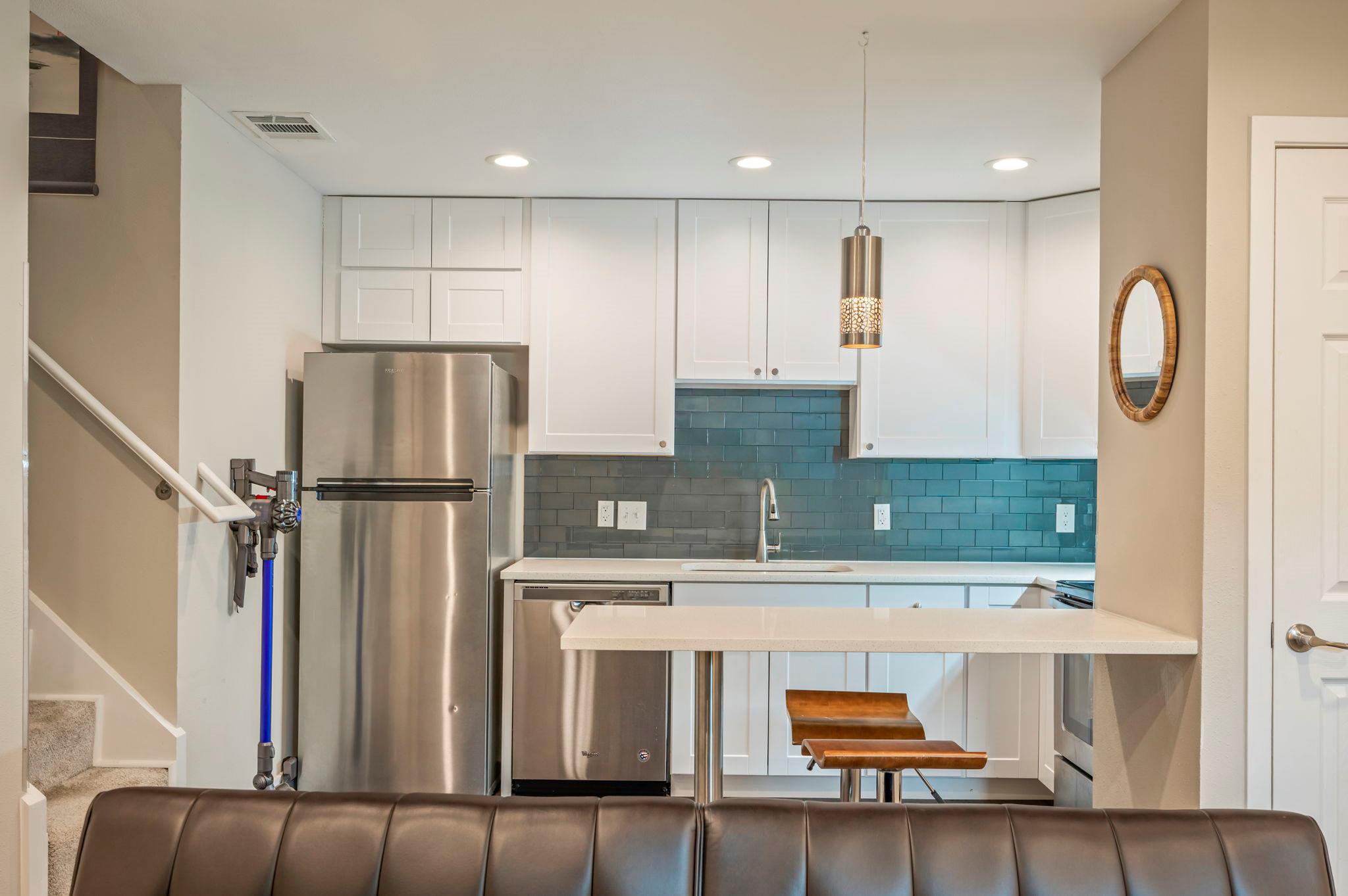 935 La Posada Dr # 148, Austin, TX 78752