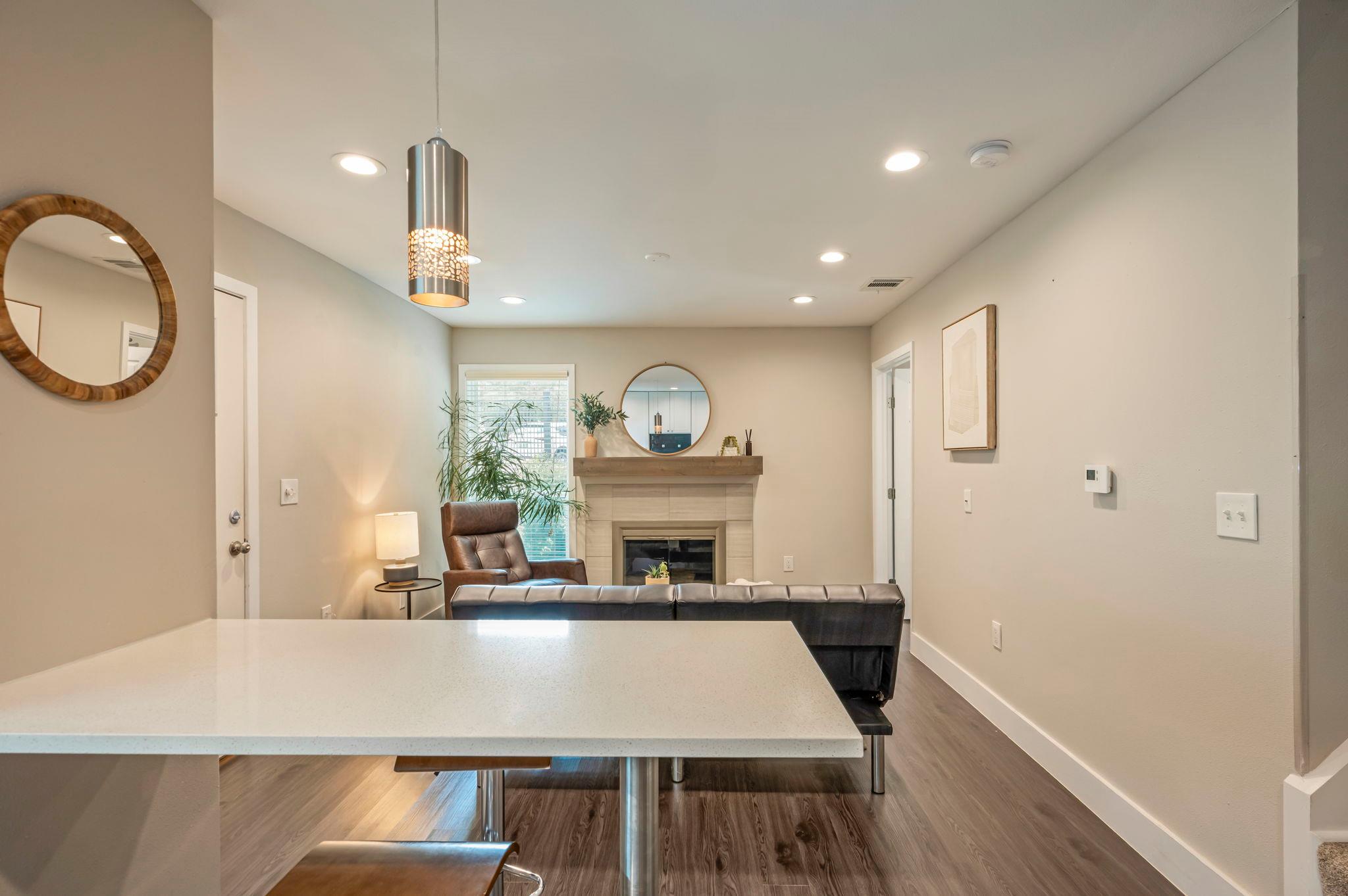 935 La Posada Dr # 148, Austin, TX 78752