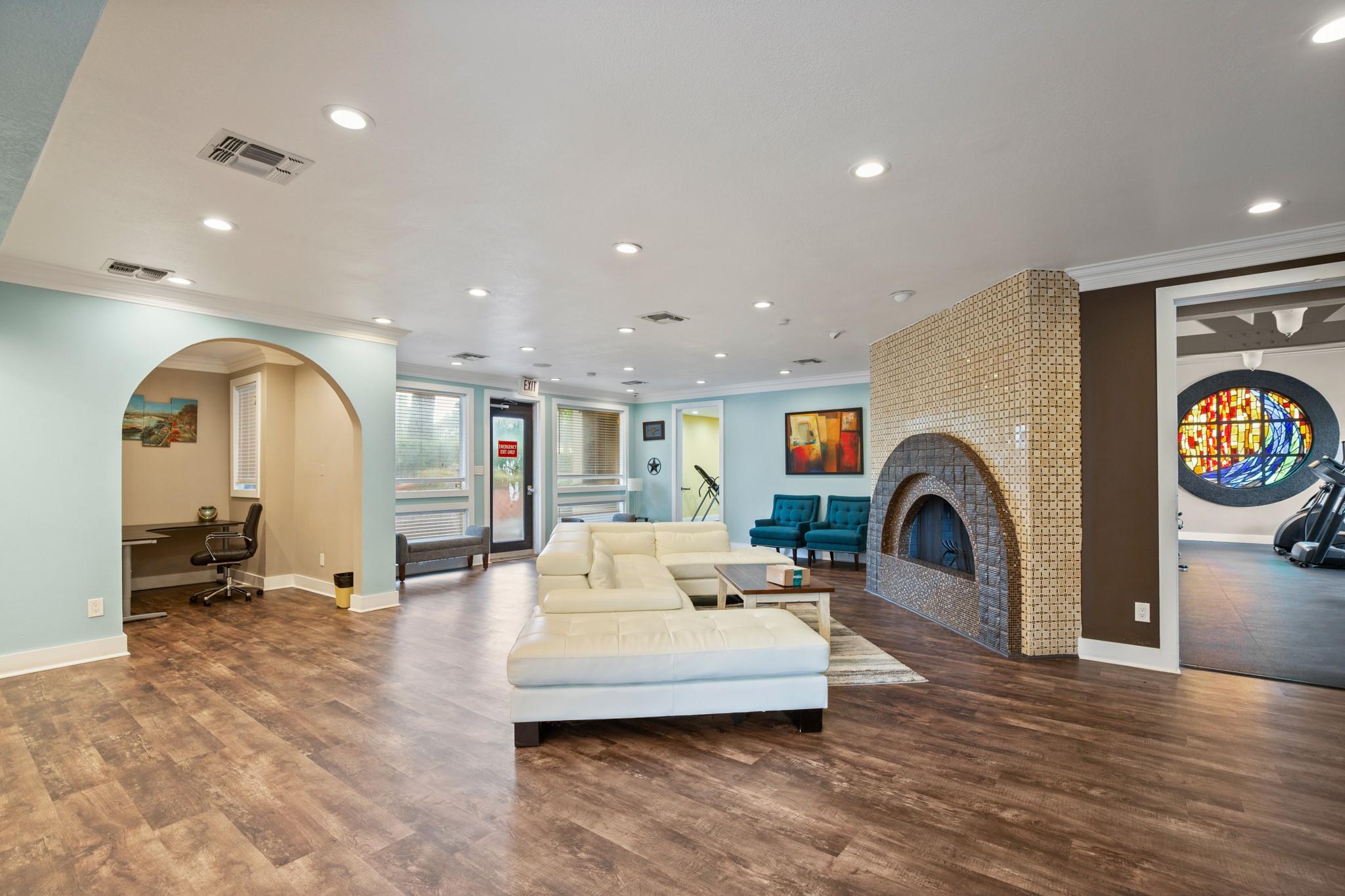 935 La Posada Dr # 148, Austin, TX 78752