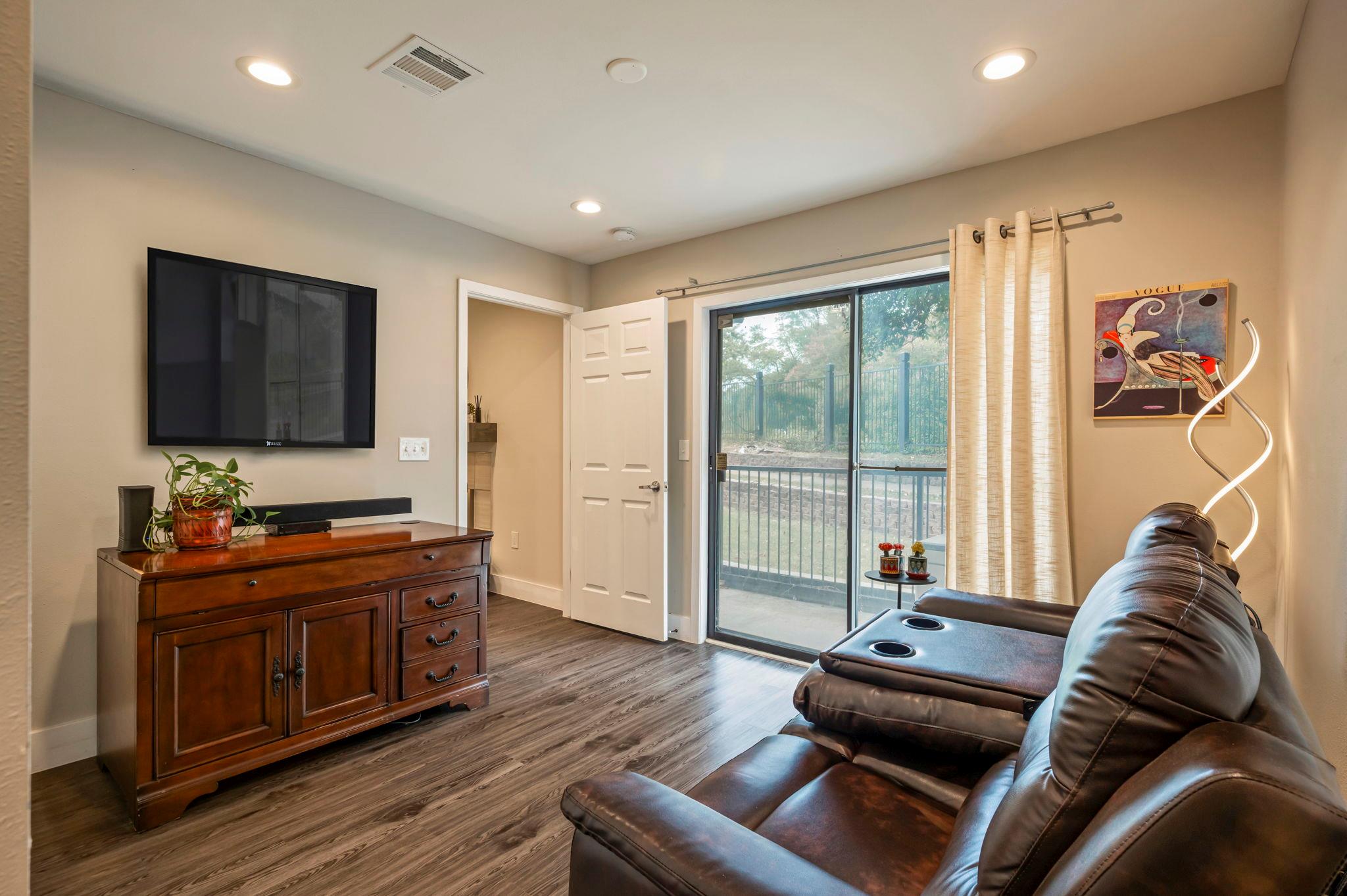 935 La Posada Dr # 148, Austin, TX 78752