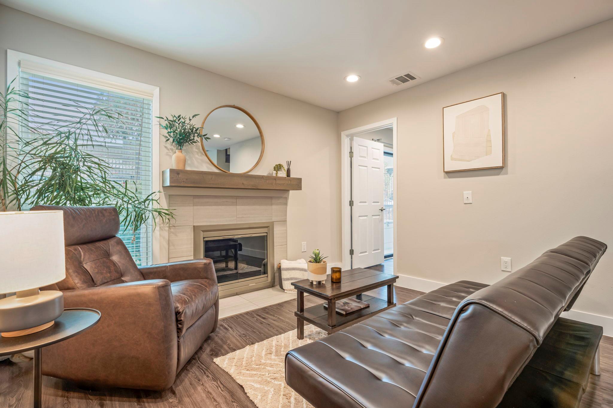 935 La Posada Dr # 148, Austin, TX 78752