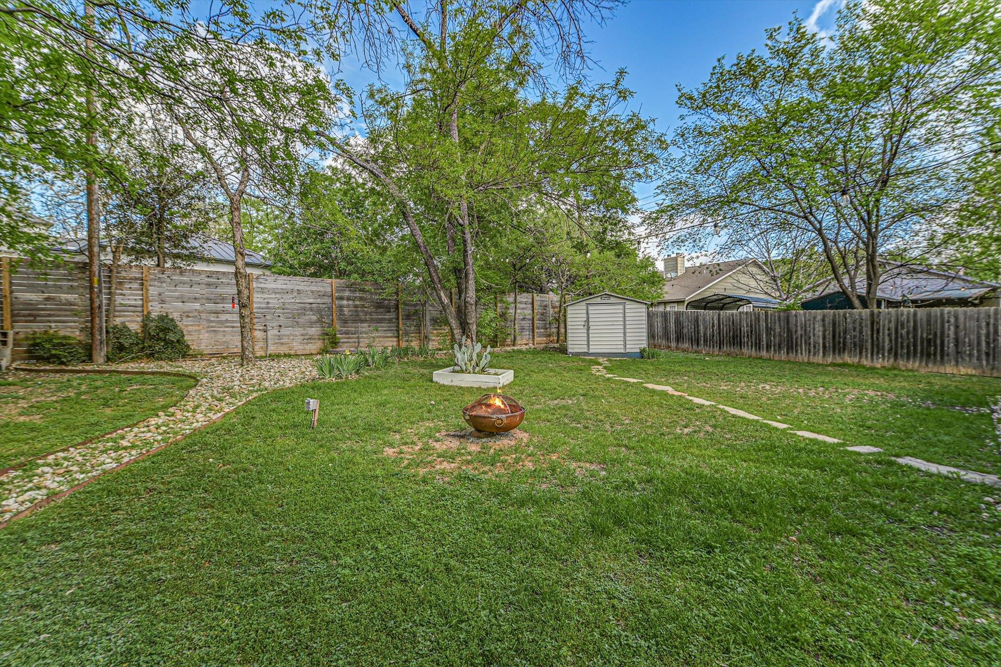 2906 Burning Oak Dr, Austin, TX 78704