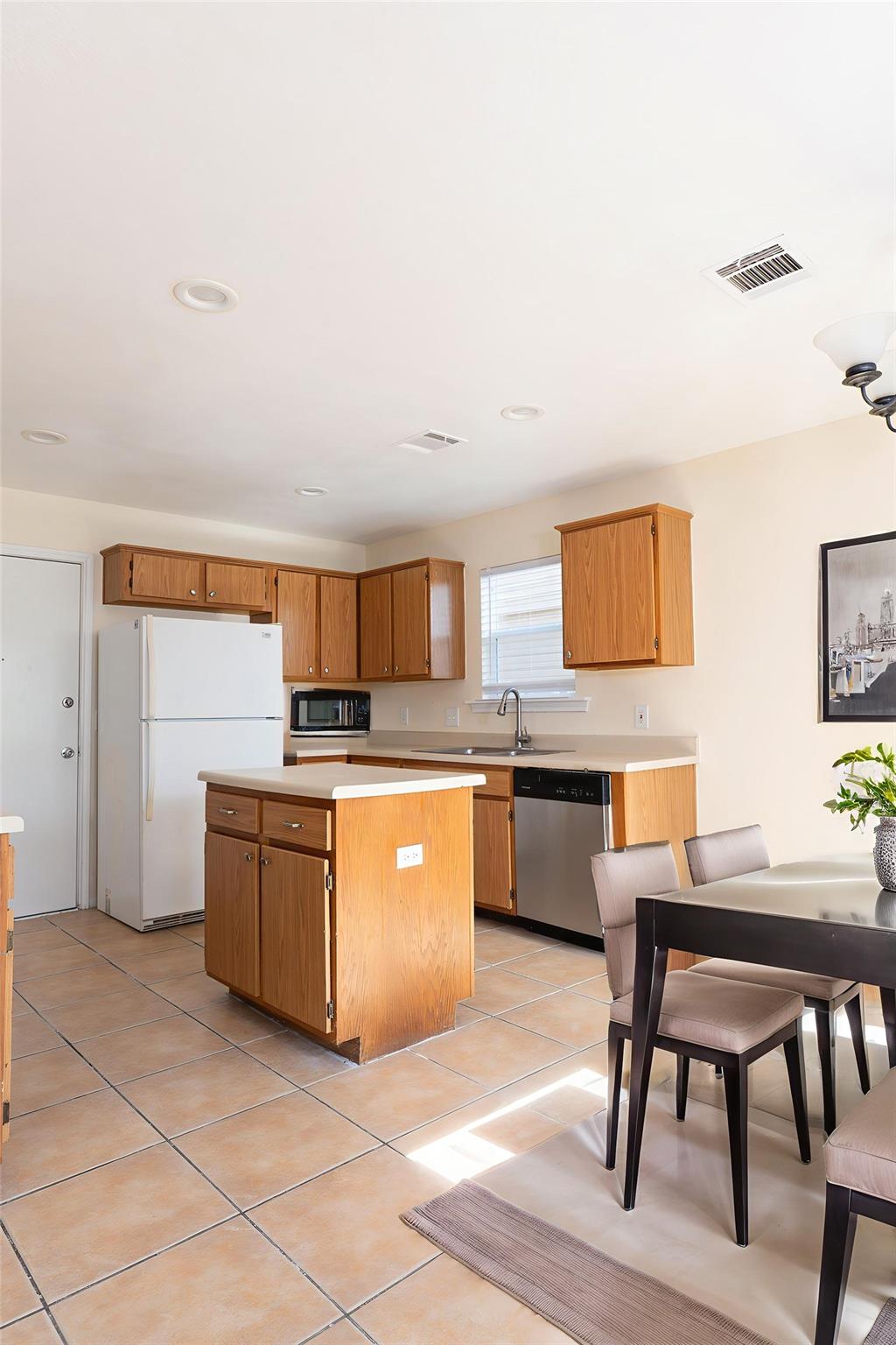 1705 Sylvia Ln, Round Rock, TX 78681