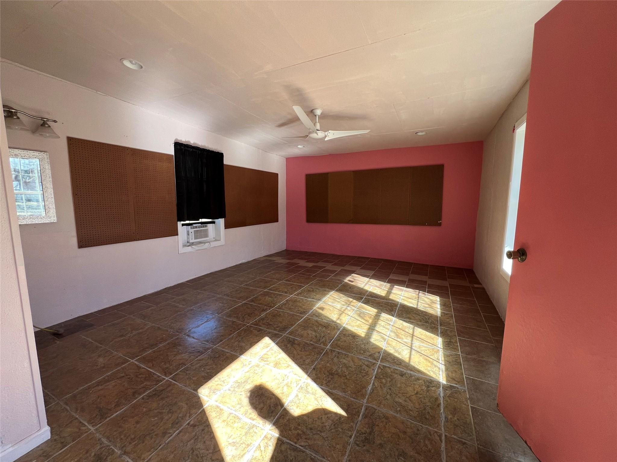 665 Wilson Rd, Red Rock, TX 78662