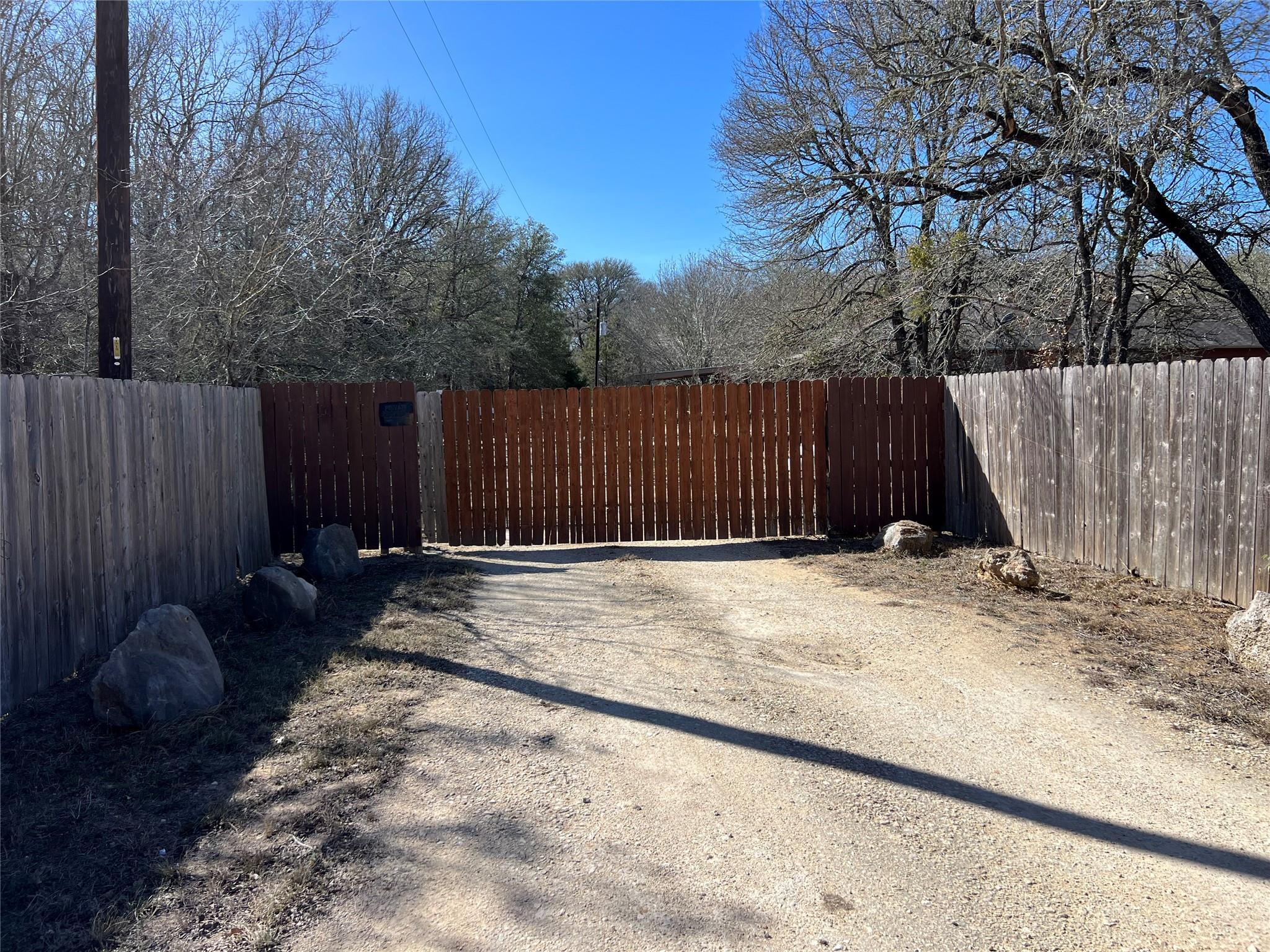 665 Wilson Rd, Red Rock, TX 78662