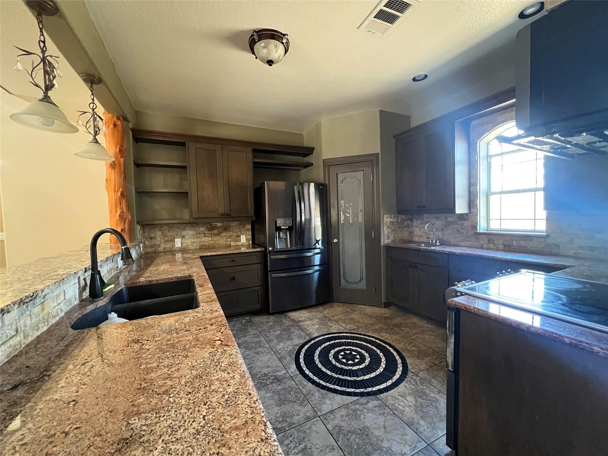 665 Wilson Rd, Red Rock, TX 78662